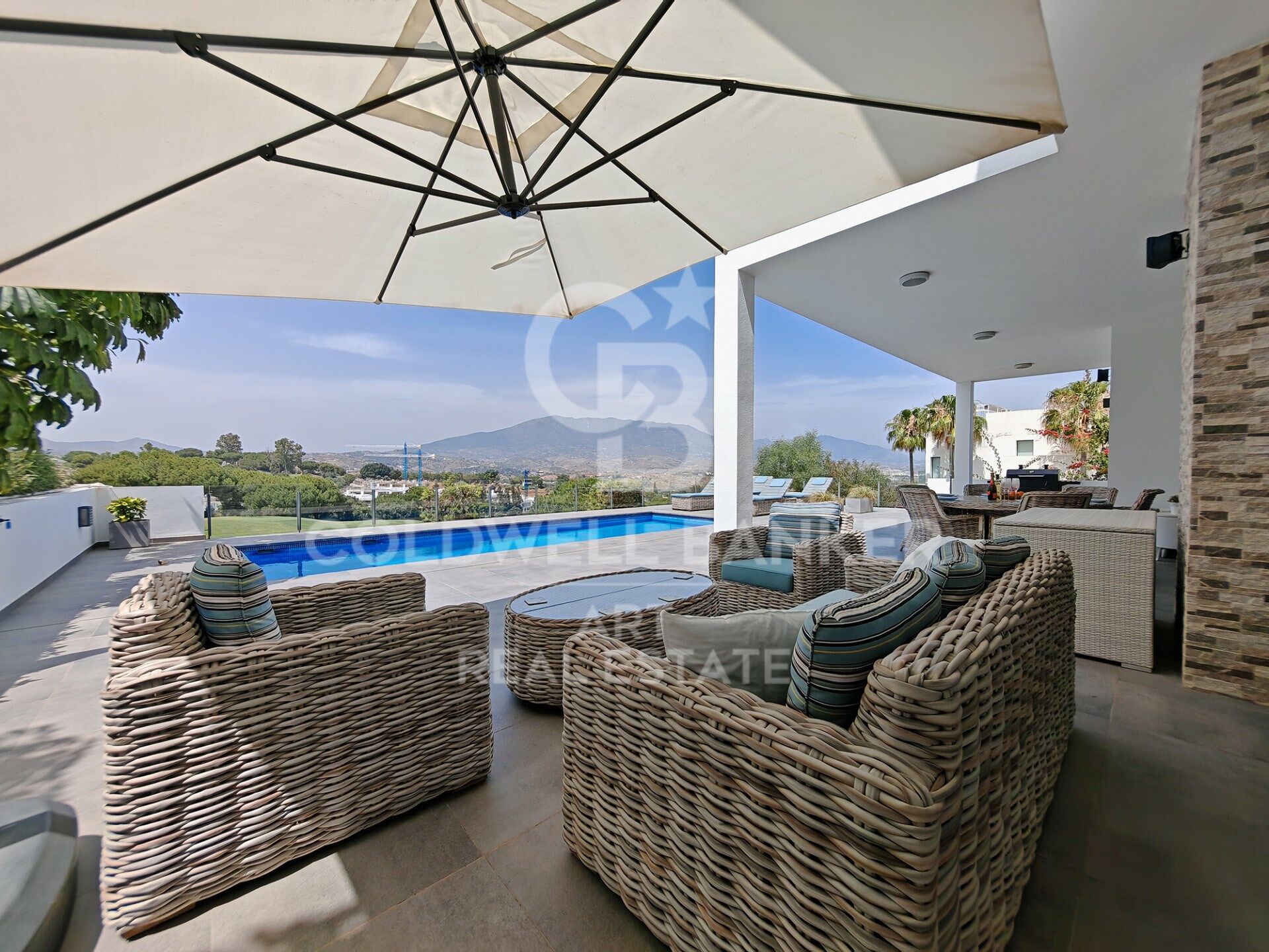 Villa de lujo en primera línea de golf en venta en La Cala Golf Resort, Costa de Mijas