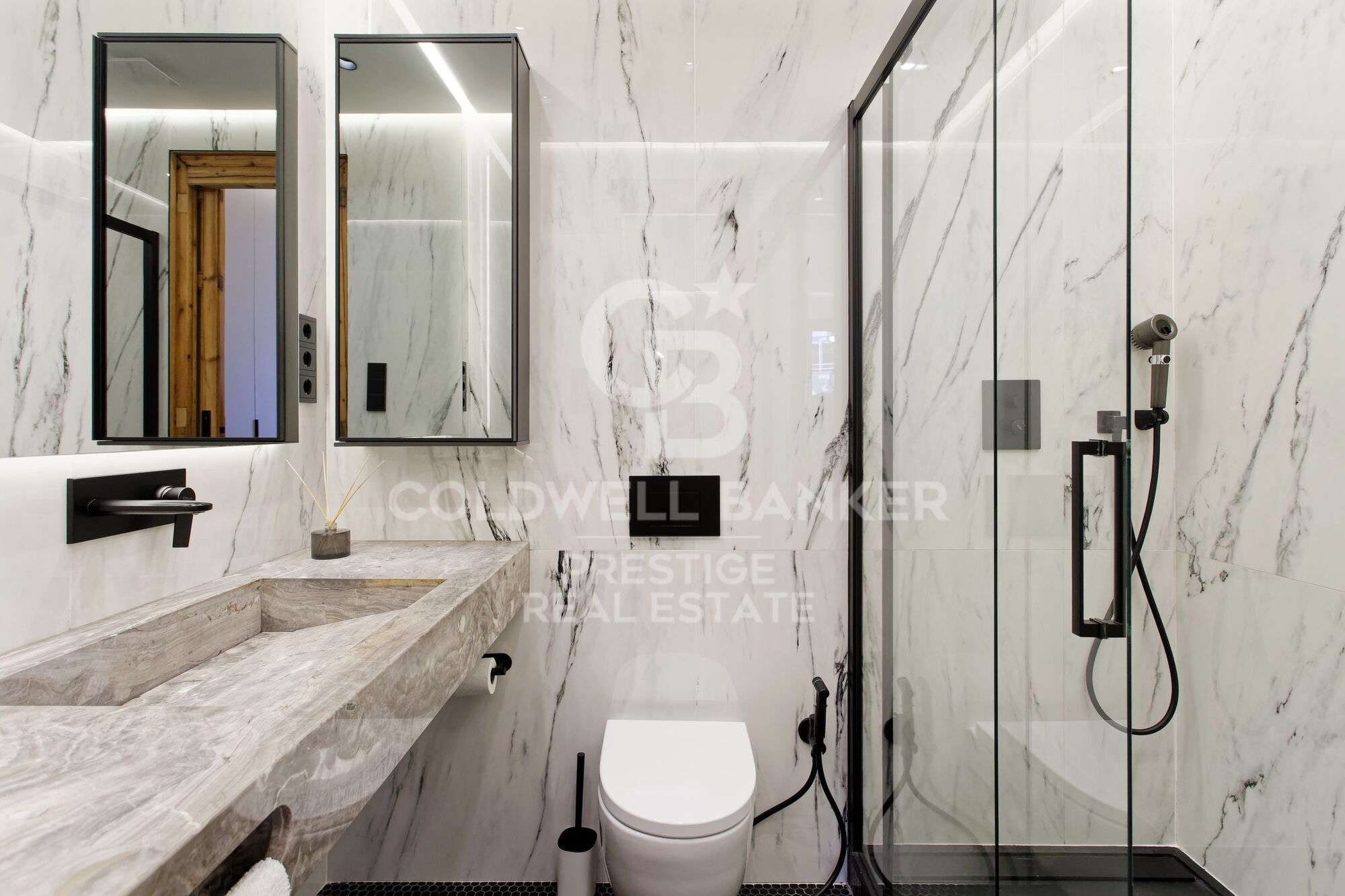 Piso reformado con acabados de lujo en Sant Antoni, Barcelona