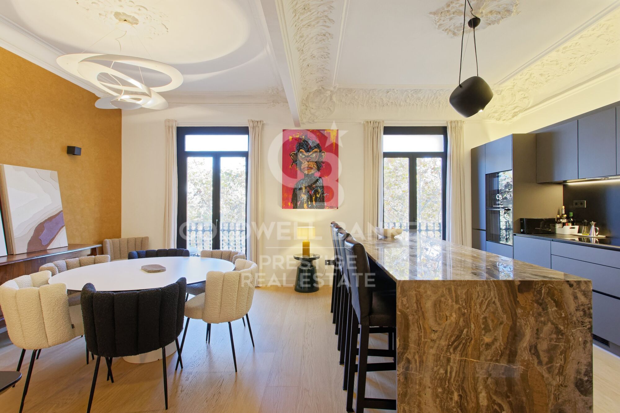 Renovierte Wohnung mit luxuriösen Ausstattungen in Sant Antoni, Barcelona