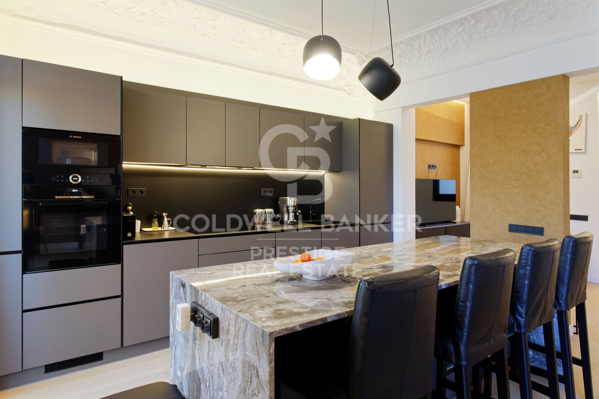 Fully renovated luxury-finish apartment in Sant Antoni, Barcelona
