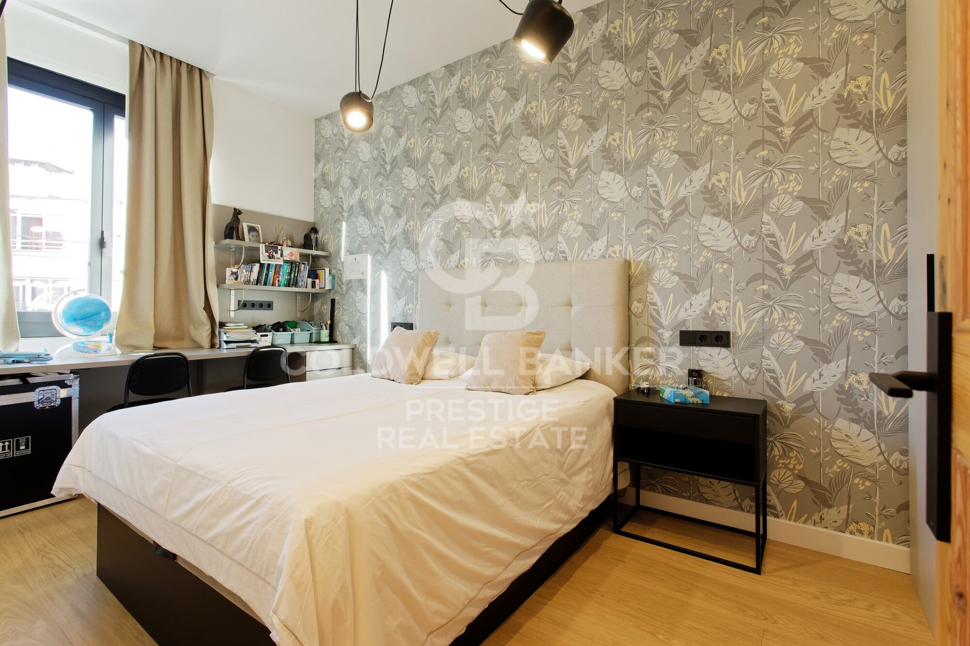 Fully renovated luxury-finish apartment in Sant Antoni, Barcelona