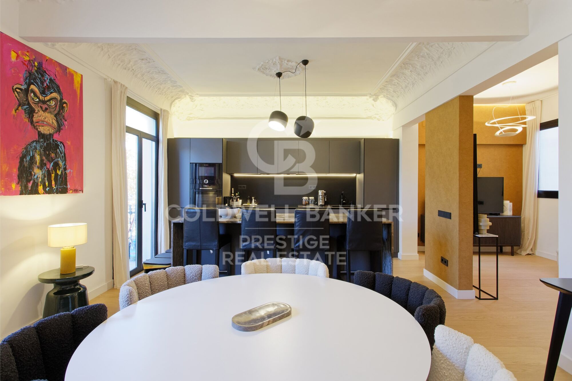 Renovierte Wohnung mit luxuriösen Ausstattungen in Sant Antoni, Barcelona