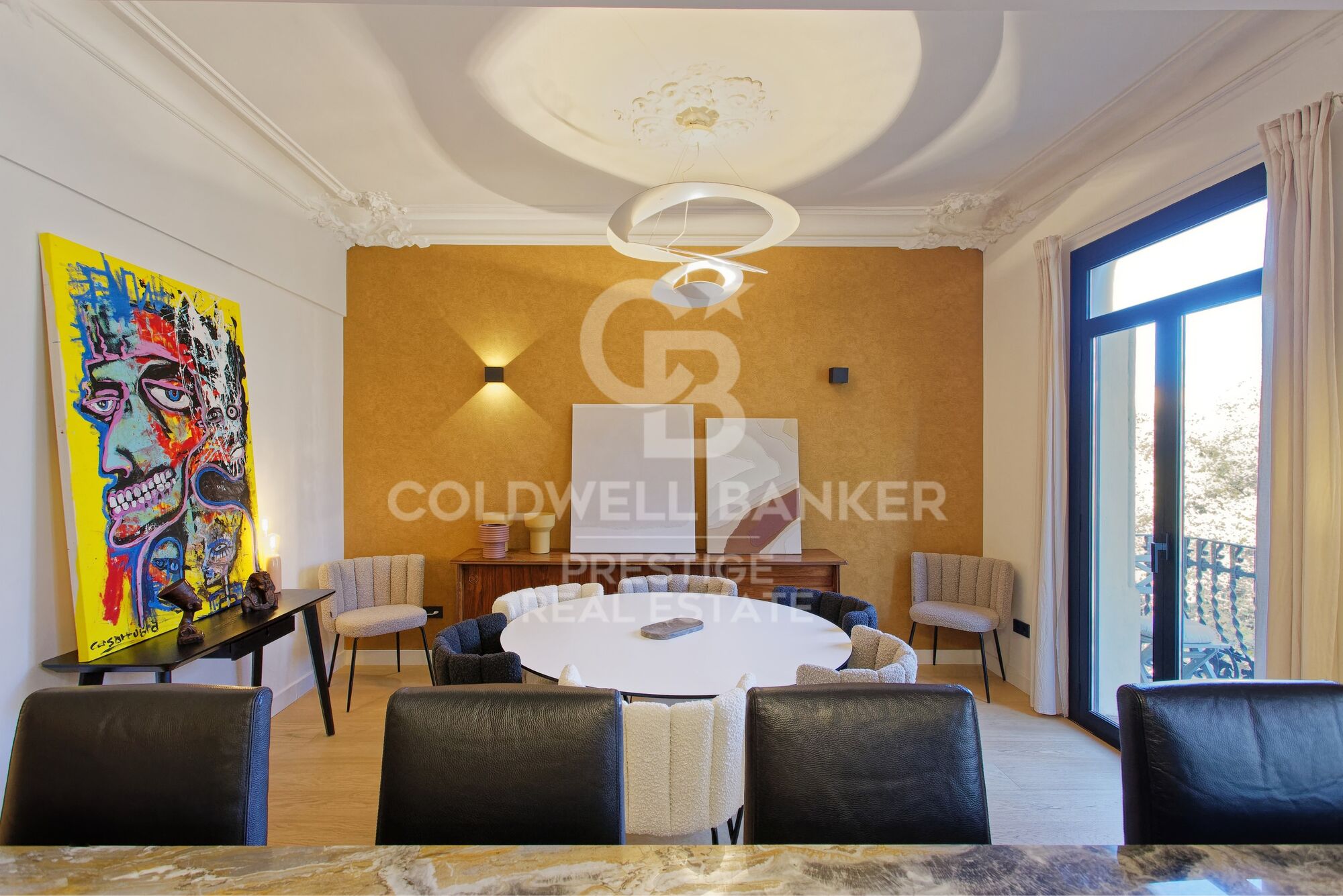 Renovierte Wohnung mit luxuriösen Ausstattungen in Sant Antoni, Barcelona