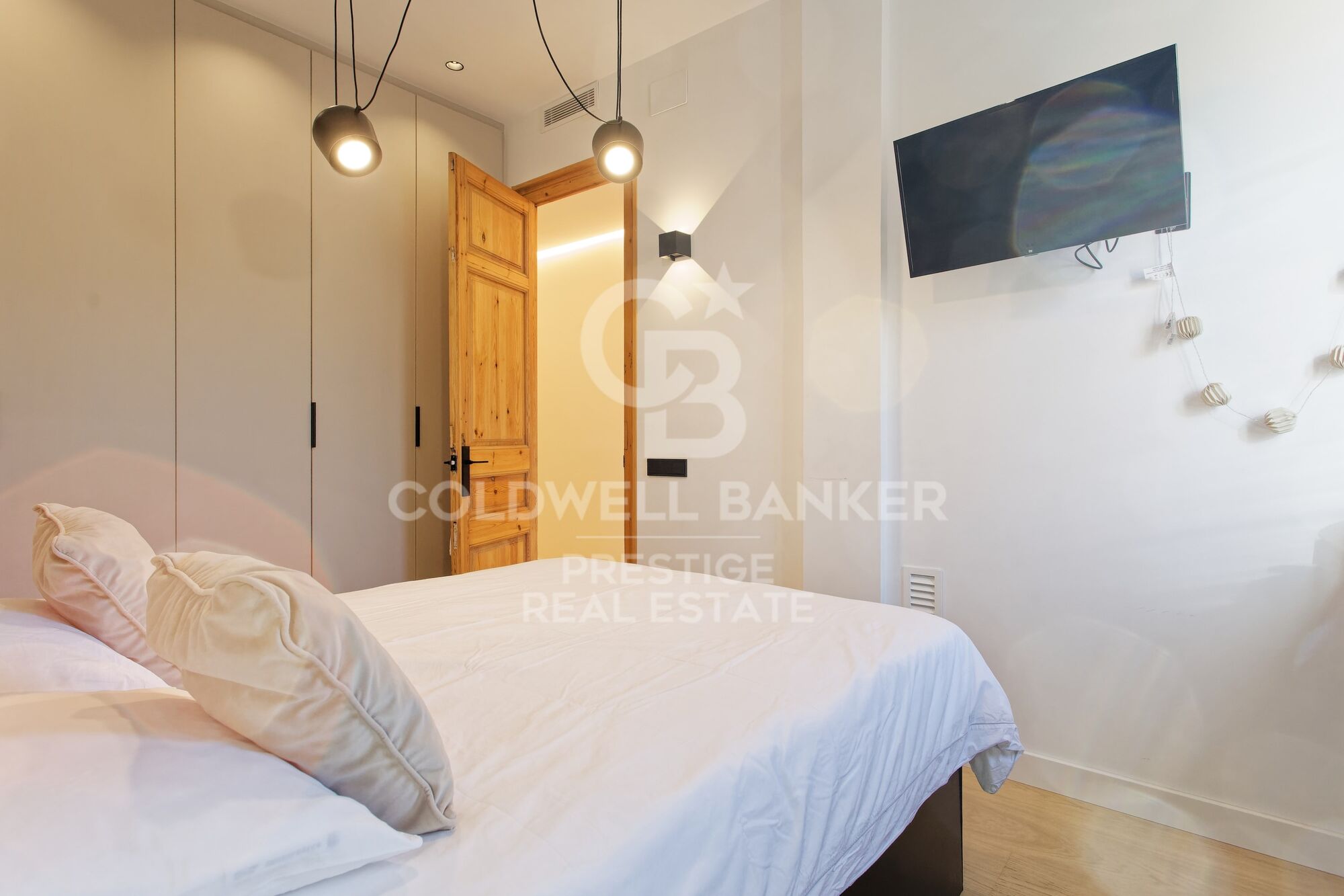 Renovierte Wohnung mit luxuriösen Ausstattungen in Sant Antoni, Barcelona