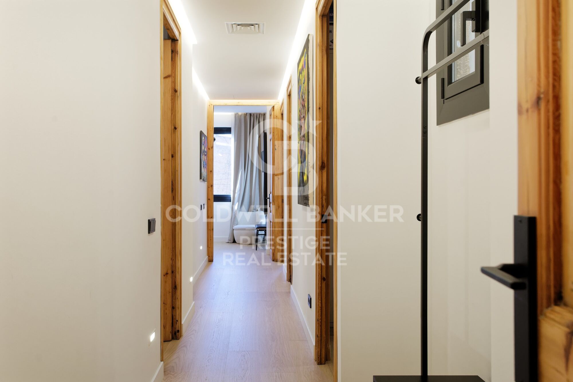 Renovierte Wohnung mit luxuriösen Ausstattungen in Sant Antoni, Barcelona