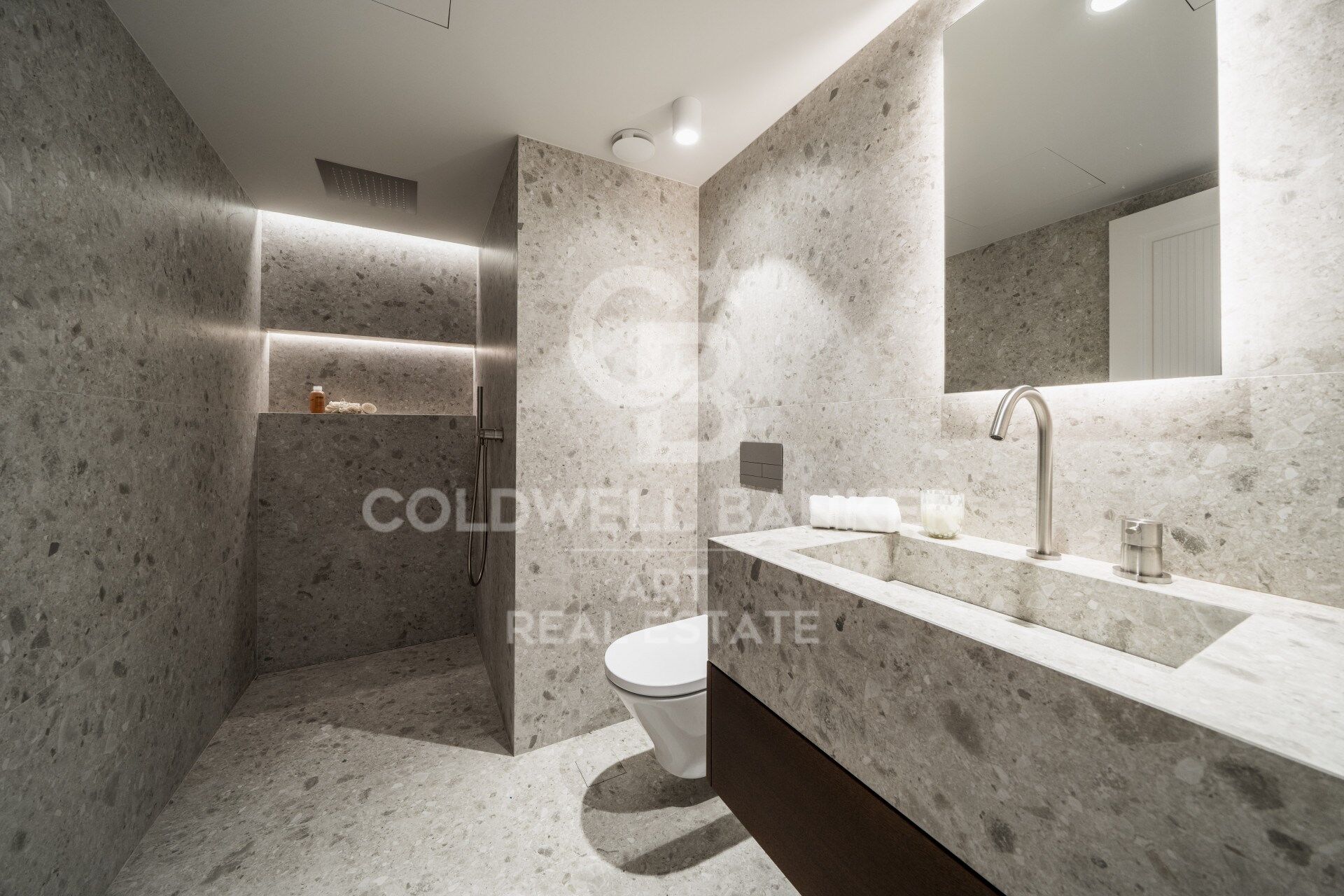 Spectacular fully renovated five-bedroom villa in Nueva Andalucía, Marbella