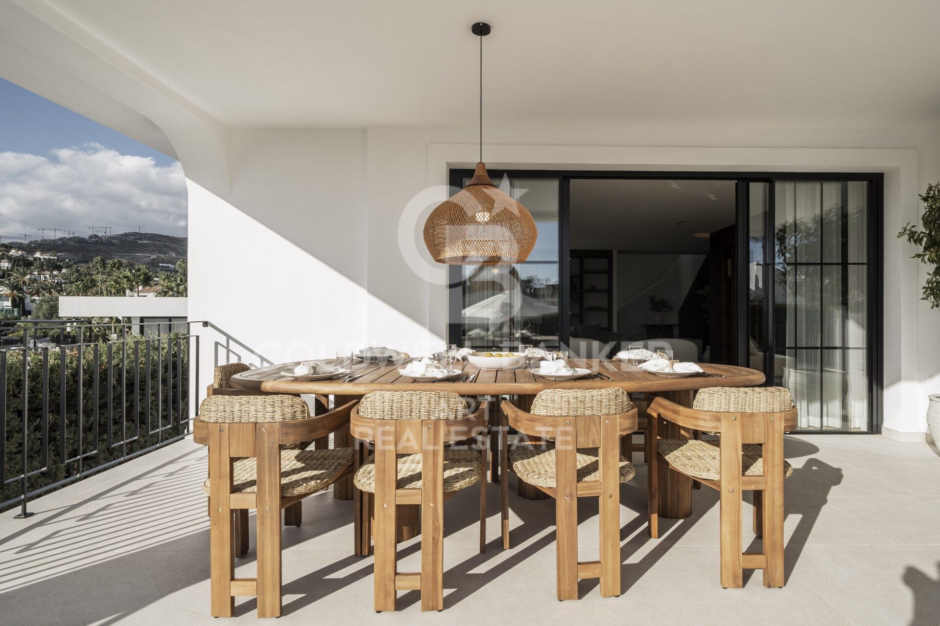 Espectacular villa completamente renovada de cinco dormitorios en Nueva Andalucía, Marbella