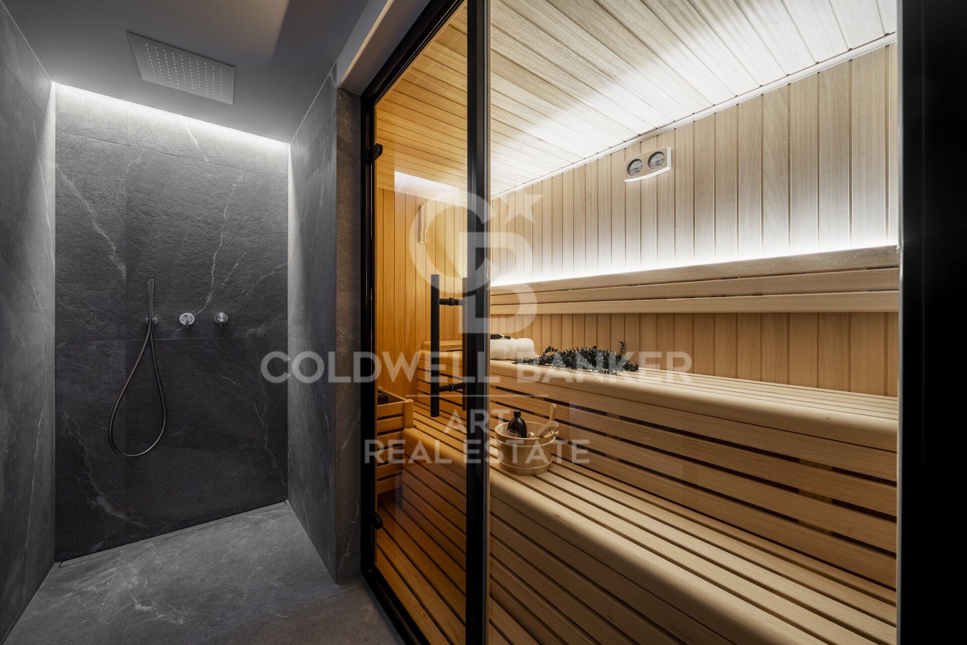 Espectacular villa completamente renovada de cinco dormitorios en Nueva Andalucía, Marbella