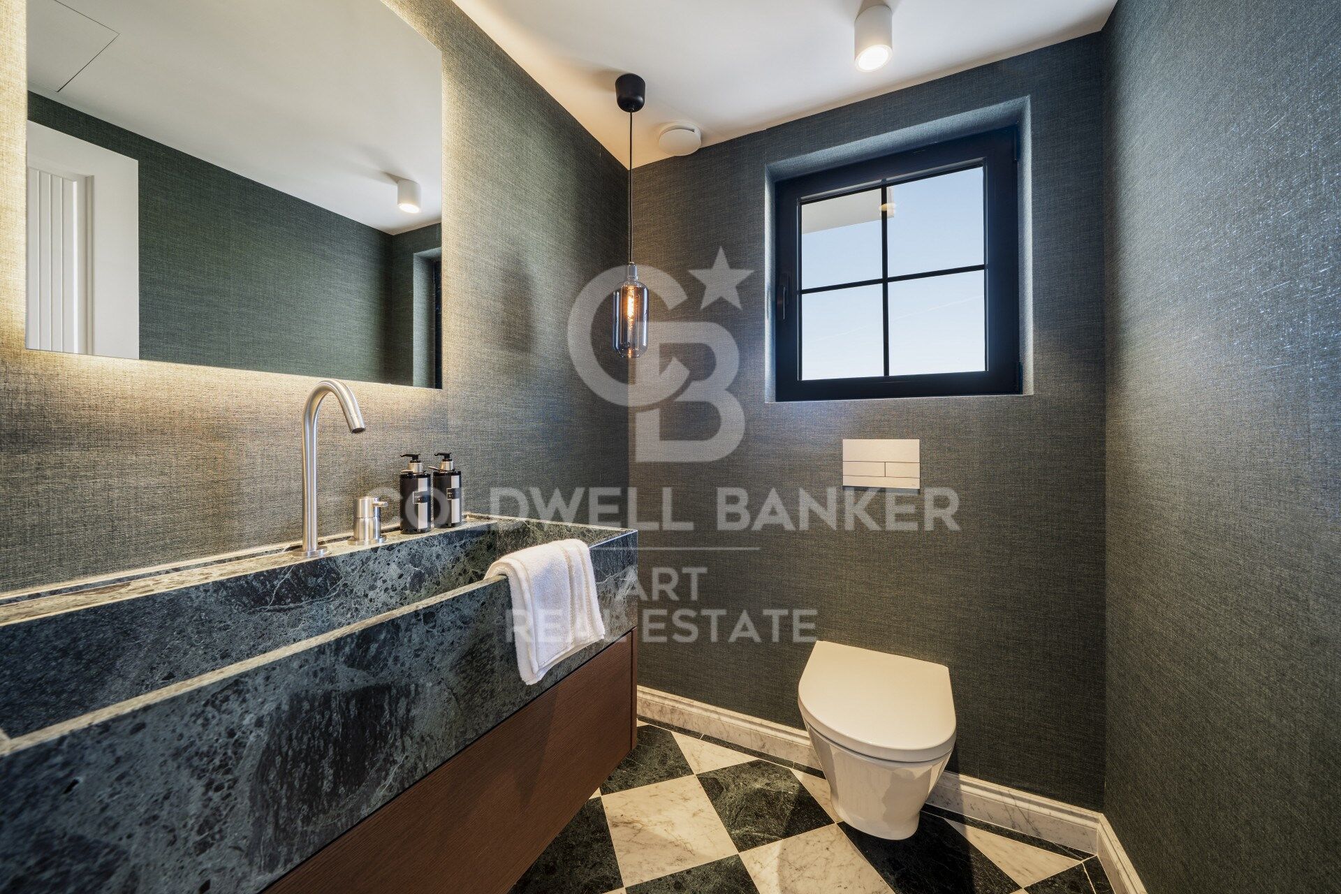 Spectacular fully renovated five-bedroom villa in Nueva Andalucía, Marbella