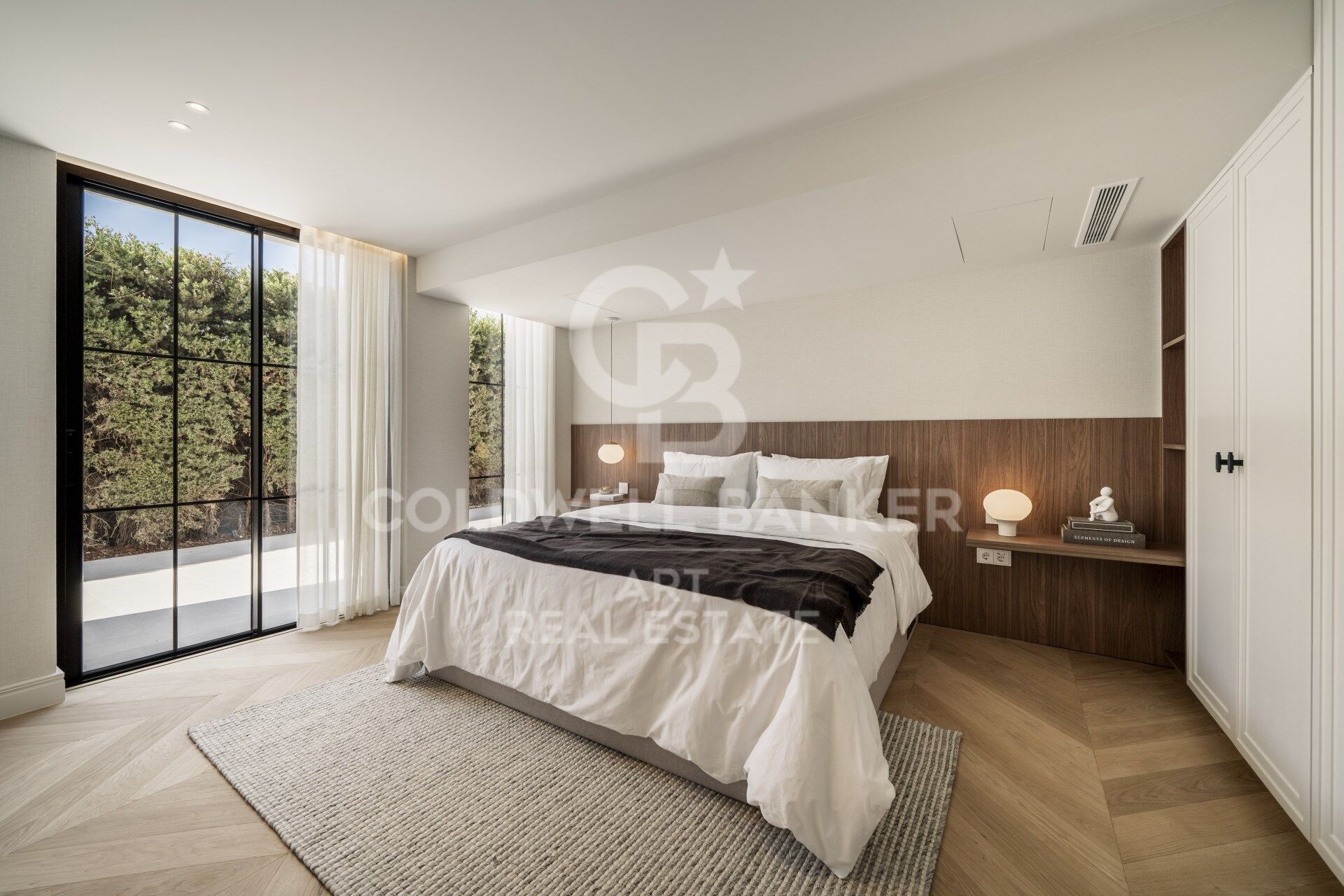 Espectacular villa completamente renovada de cinco dormitorios en Nueva Andalucía, Marbella