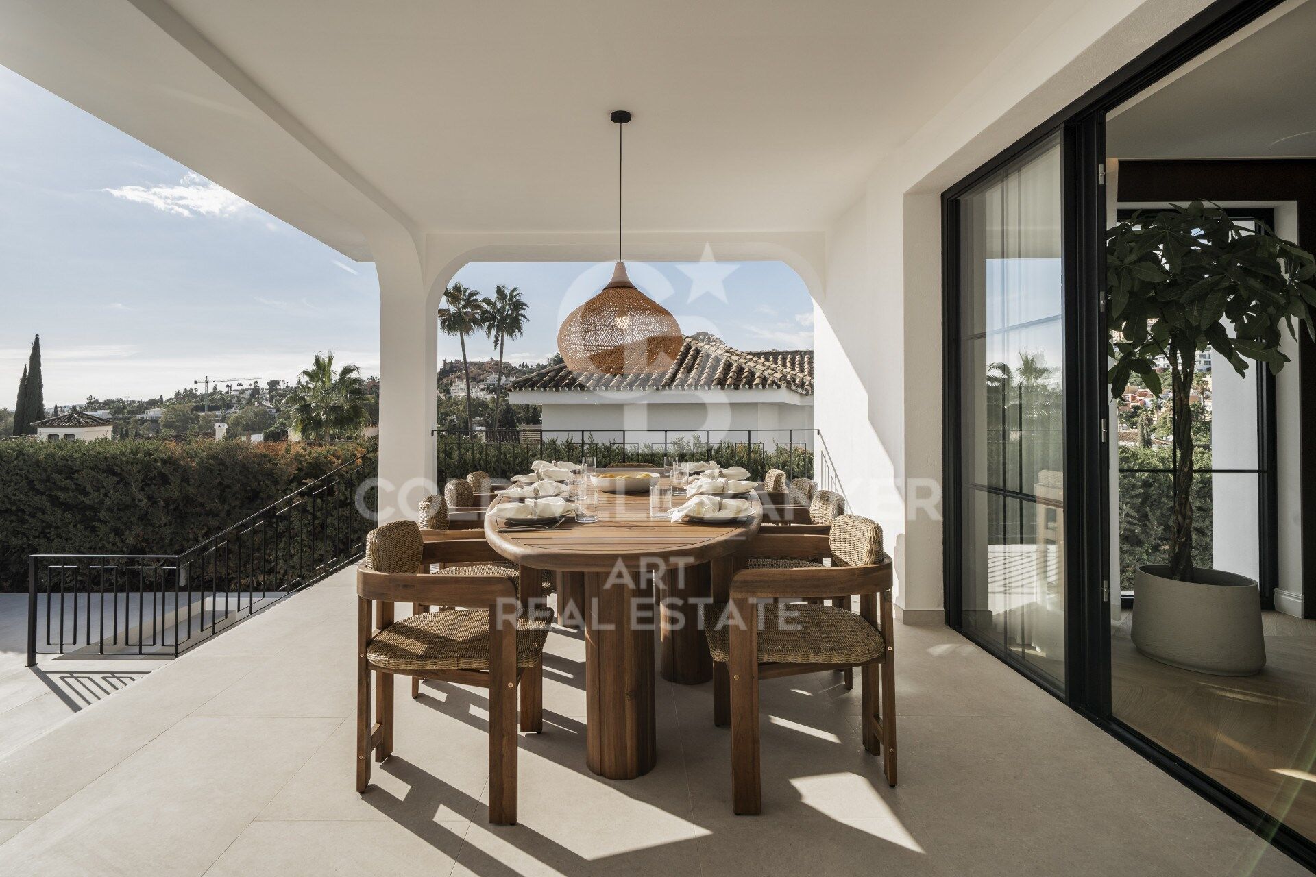 Espectacular villa completamente renovada de cinco dormitorios en Nueva Andalucía, Marbella