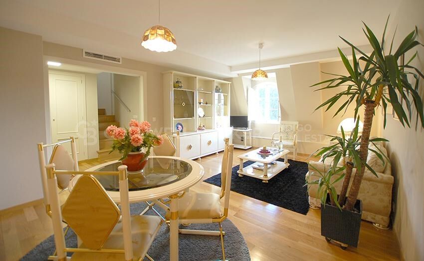 Vivir la historia con lujo: ático dúplex exclusivo en Mondariz balneario