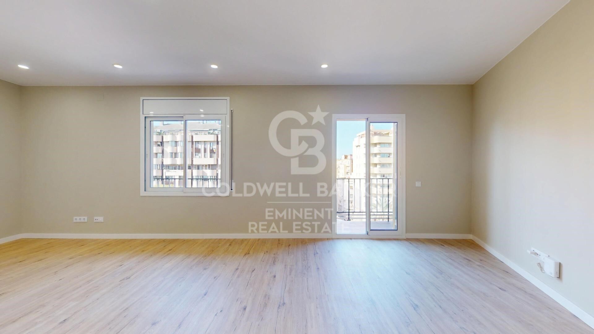 Spectacular high-floor apartment with dual orientation on Rambla Brasil, delivered with a full refurbishment.