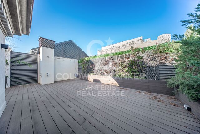 Ático dúplex con aparcamiento y trastero en una finca reconocida