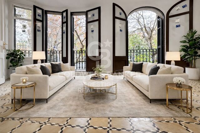 Renovierte Wohnung am Passeig de Sant Joan, Barcelona