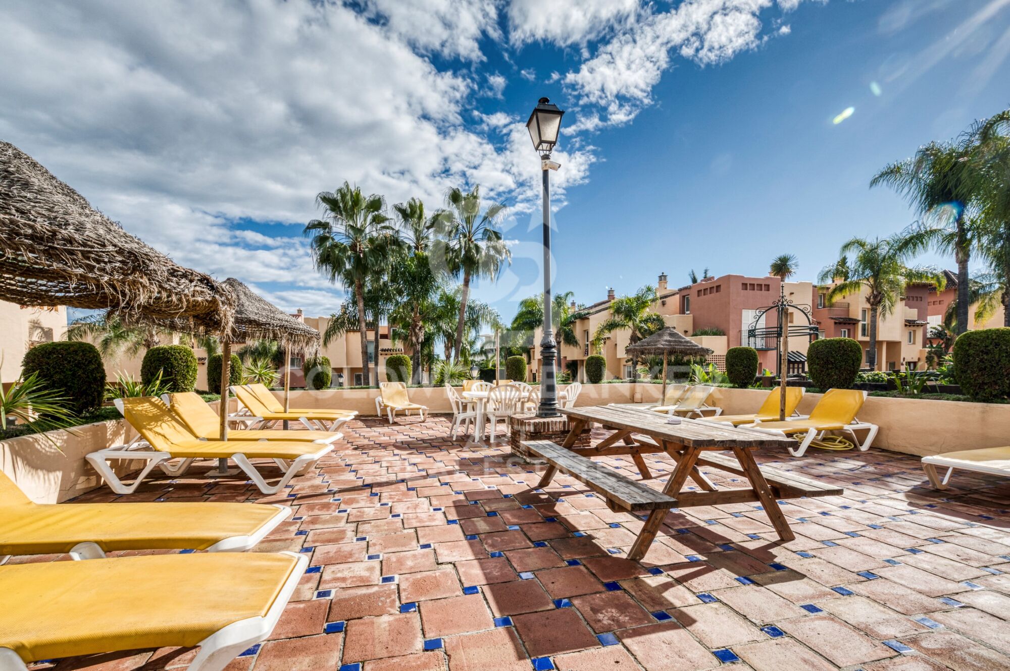 Maison de ville exclusive avec vue sur la mer et la montagne à Marbella