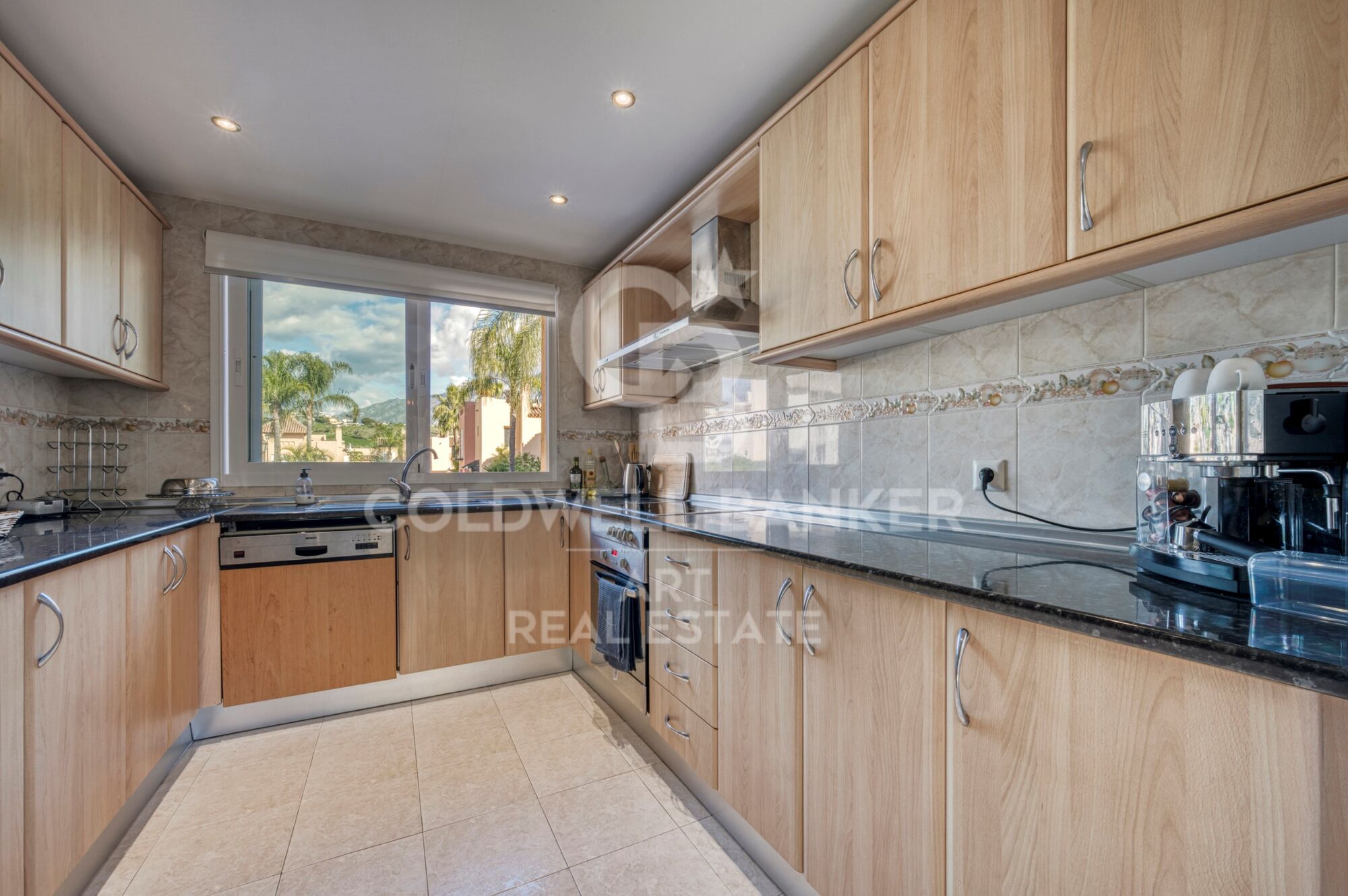 Maison de ville exclusive avec vue sur la mer et la montagne à Marbella