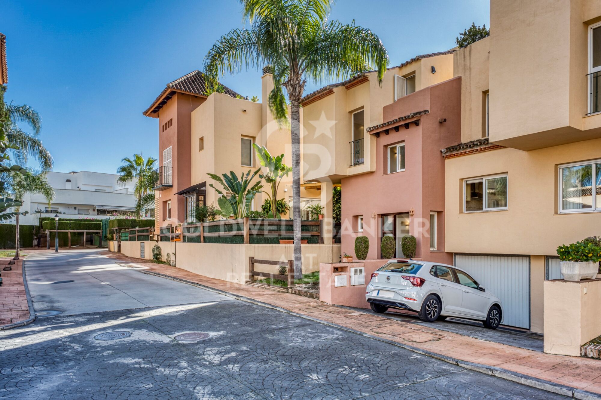 Maison de ville exclusive avec vue sur la mer et la montagne à Marbella