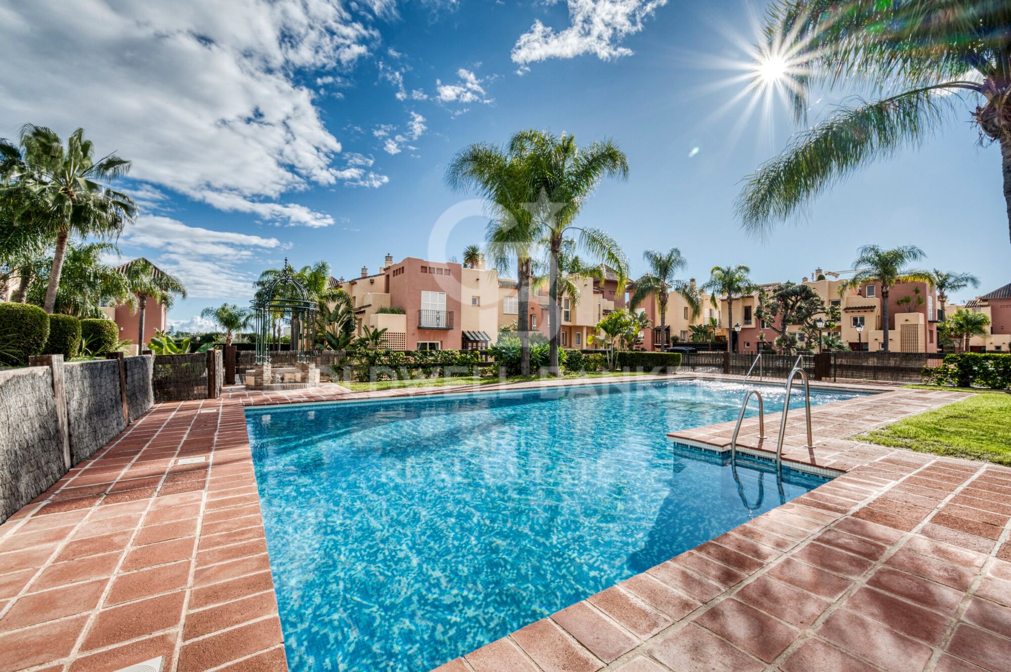Maison de ville exclusive avec vue sur la mer et la montagne à Marbella