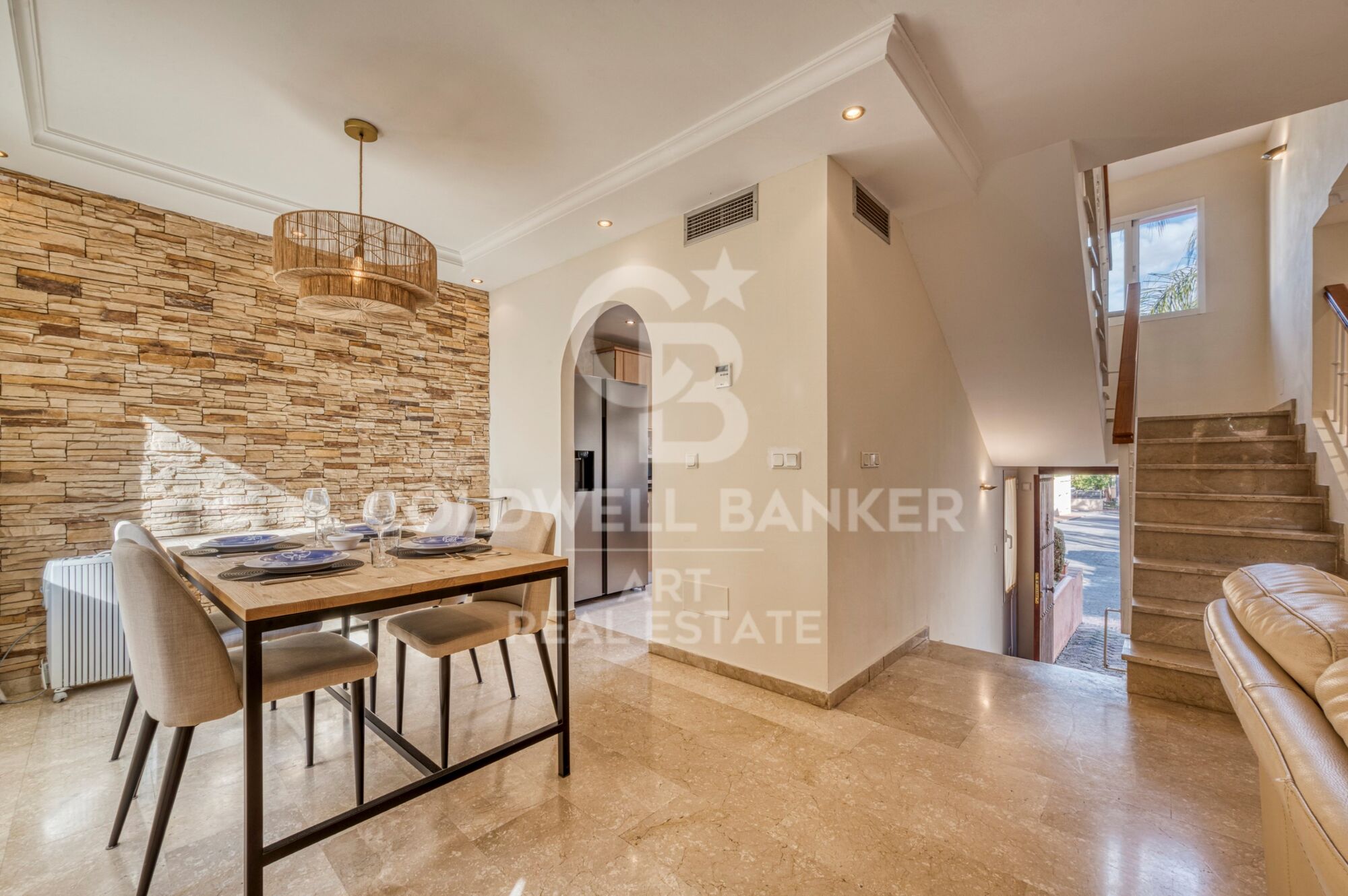 Maison de ville exclusive avec vue sur la mer et la montagne à Marbella