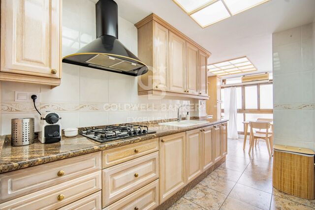 133 m² große Wohnung mit Balkon und Garage in der Plaza Vicente Iborra, El Carmen. Ideal für Investoren und Familien