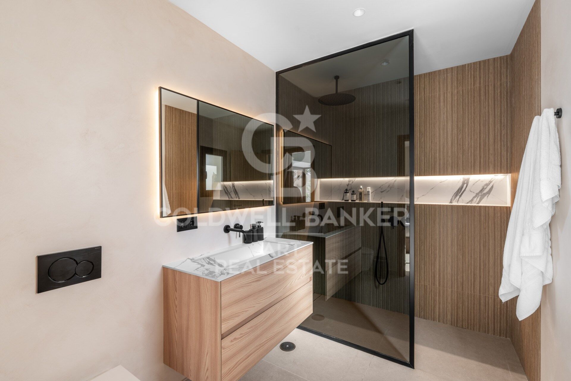 Elegantes Duplex mit Solarium in Aloha Gardens, Marbella