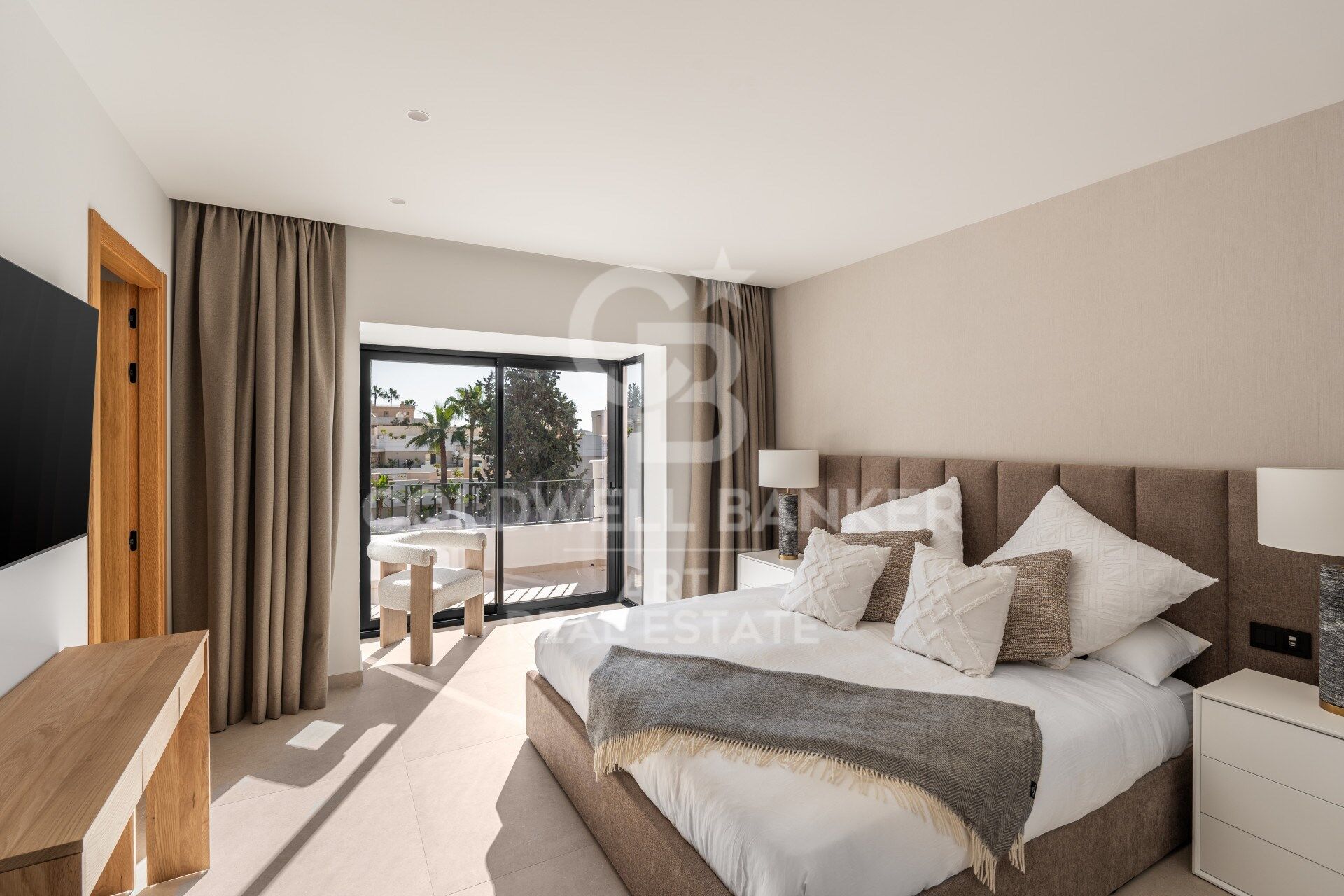 Elegant duplex with solarium in Aloha Gardens, Marbella