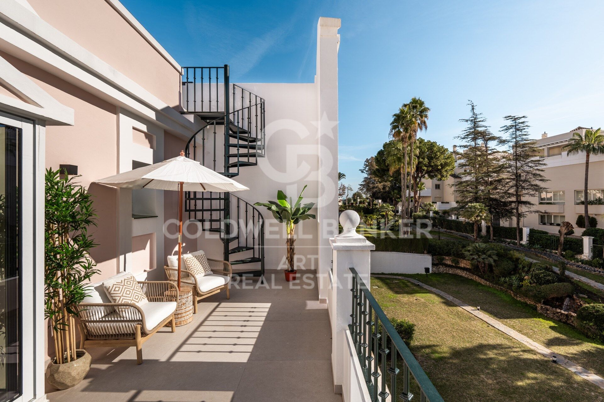 Elegant duplex with solarium in Aloha Gardens, Marbella