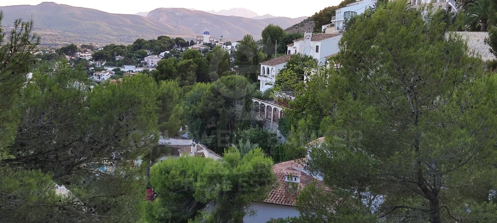 Parcela exclusiva con vistas panorámicas en Puchol, Jávea - 1.180 m²
