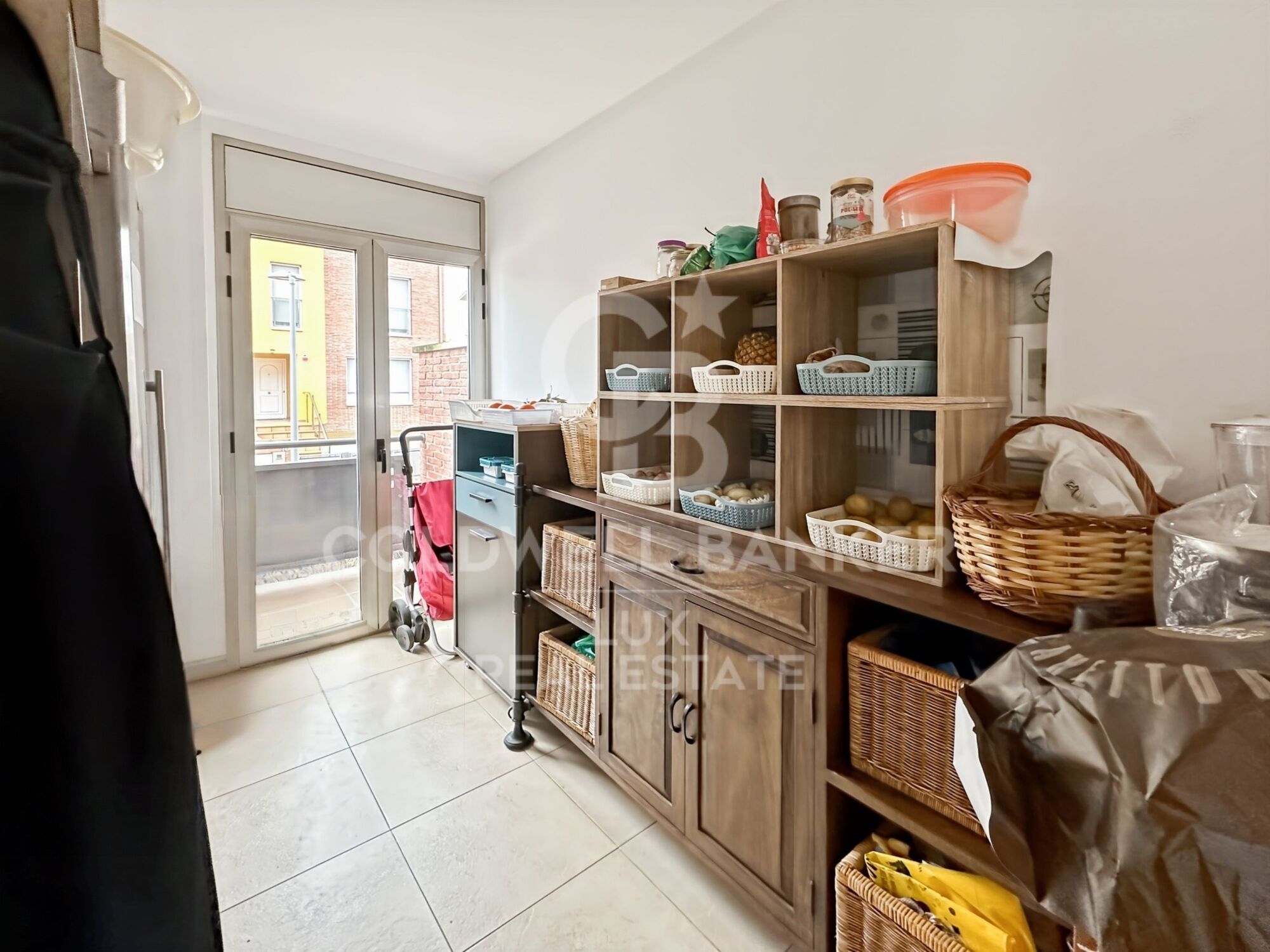 Maison à vendre à Vic, quartier résidentiel, jardin et garage