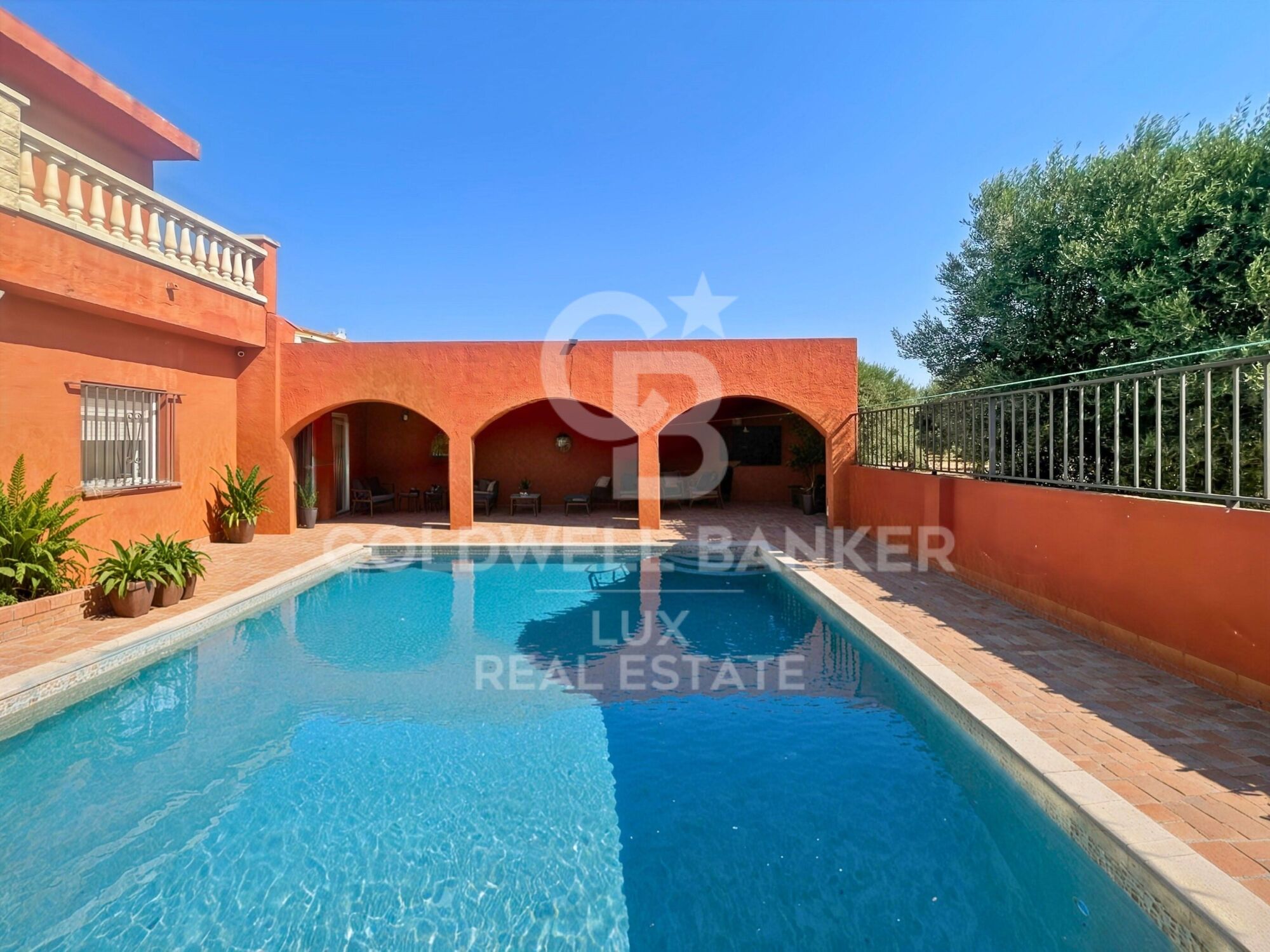 Casa en Llers con piscina y garaje