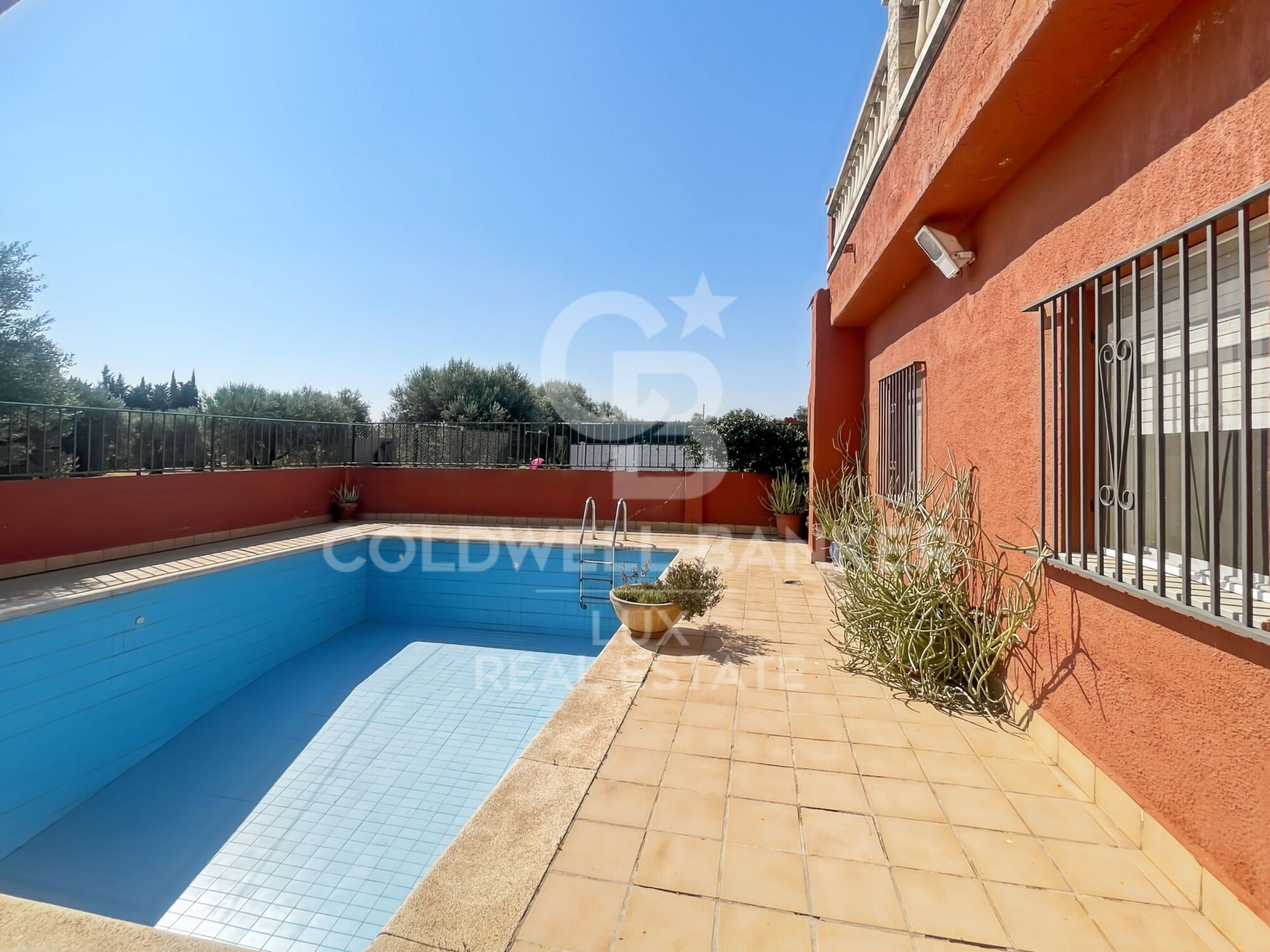 Casa en Llers con piscina y garaje