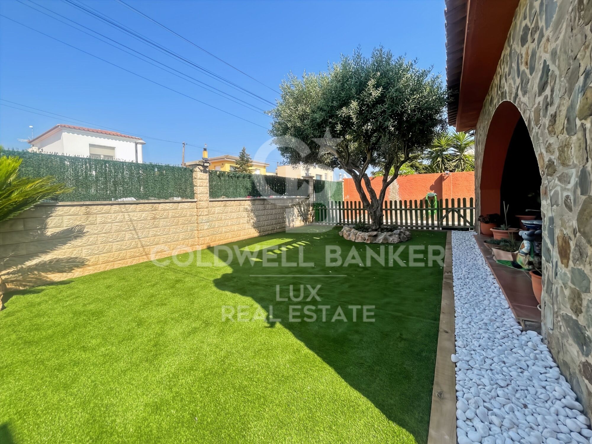 Casa en Llers con piscina y garaje