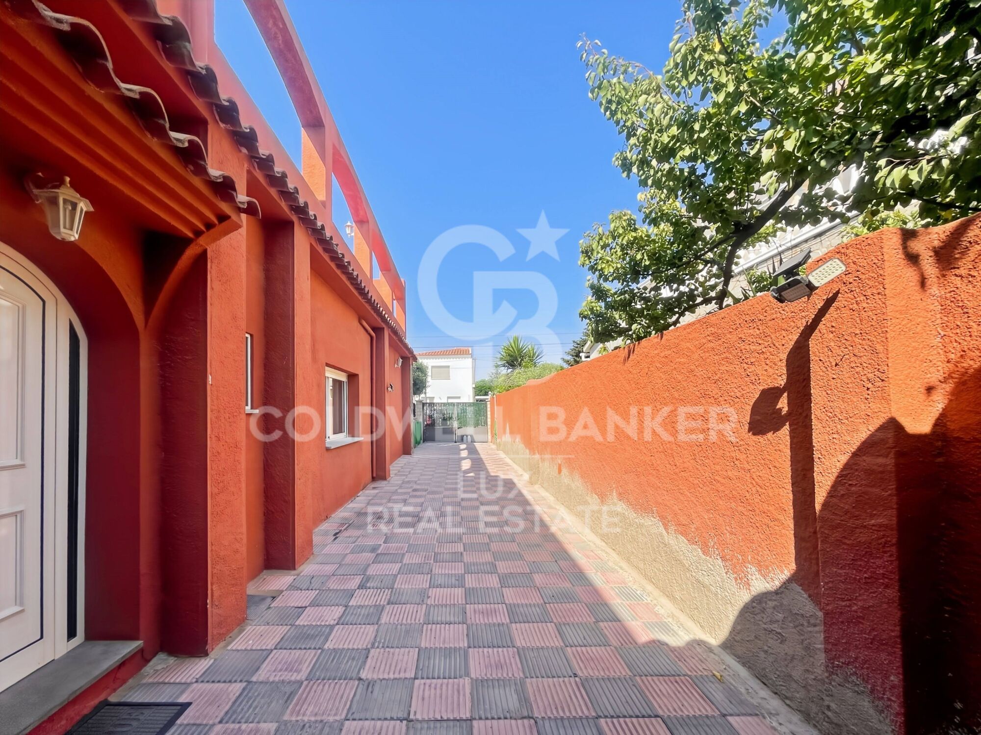 Casa en Llers con piscina y garaje