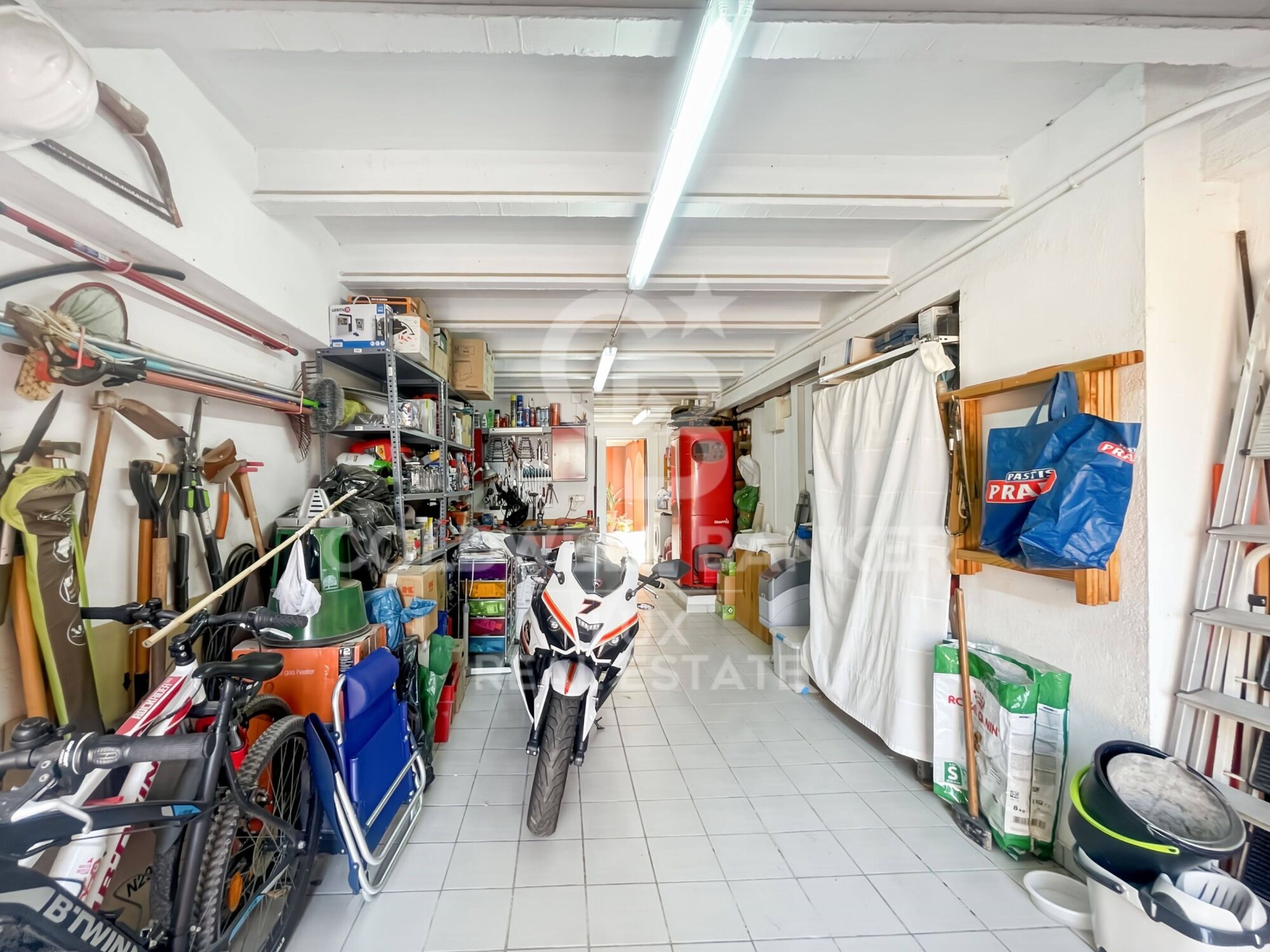 Casa en Llers con piscina y garaje