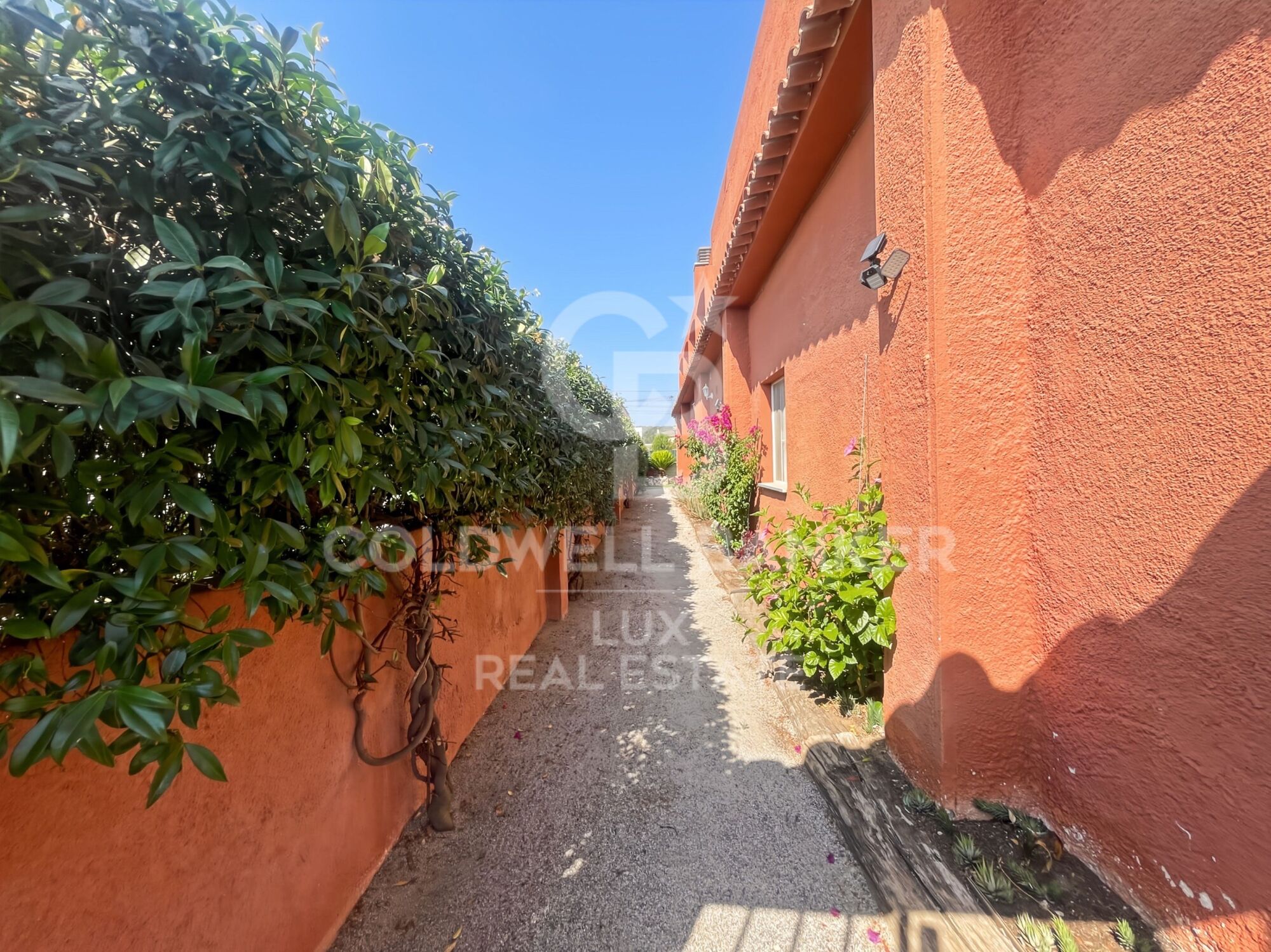 Casa en Llers con piscina y garaje