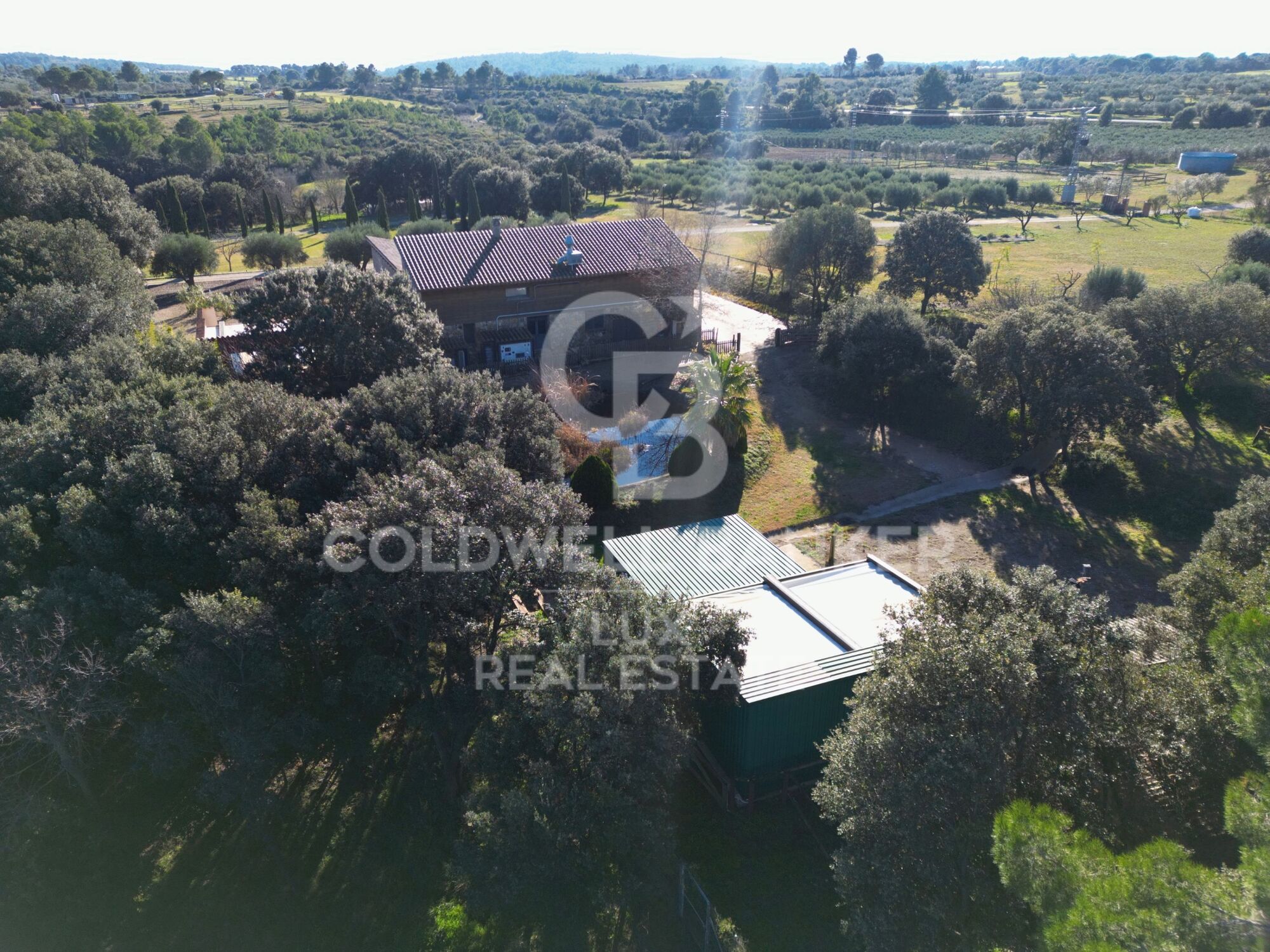 Investment opportunity in Llers: Rustic finca with panoramic views