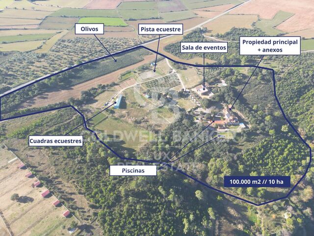 Opportunité d'investissement à Llers : Propriété rustique avec vue panoramique