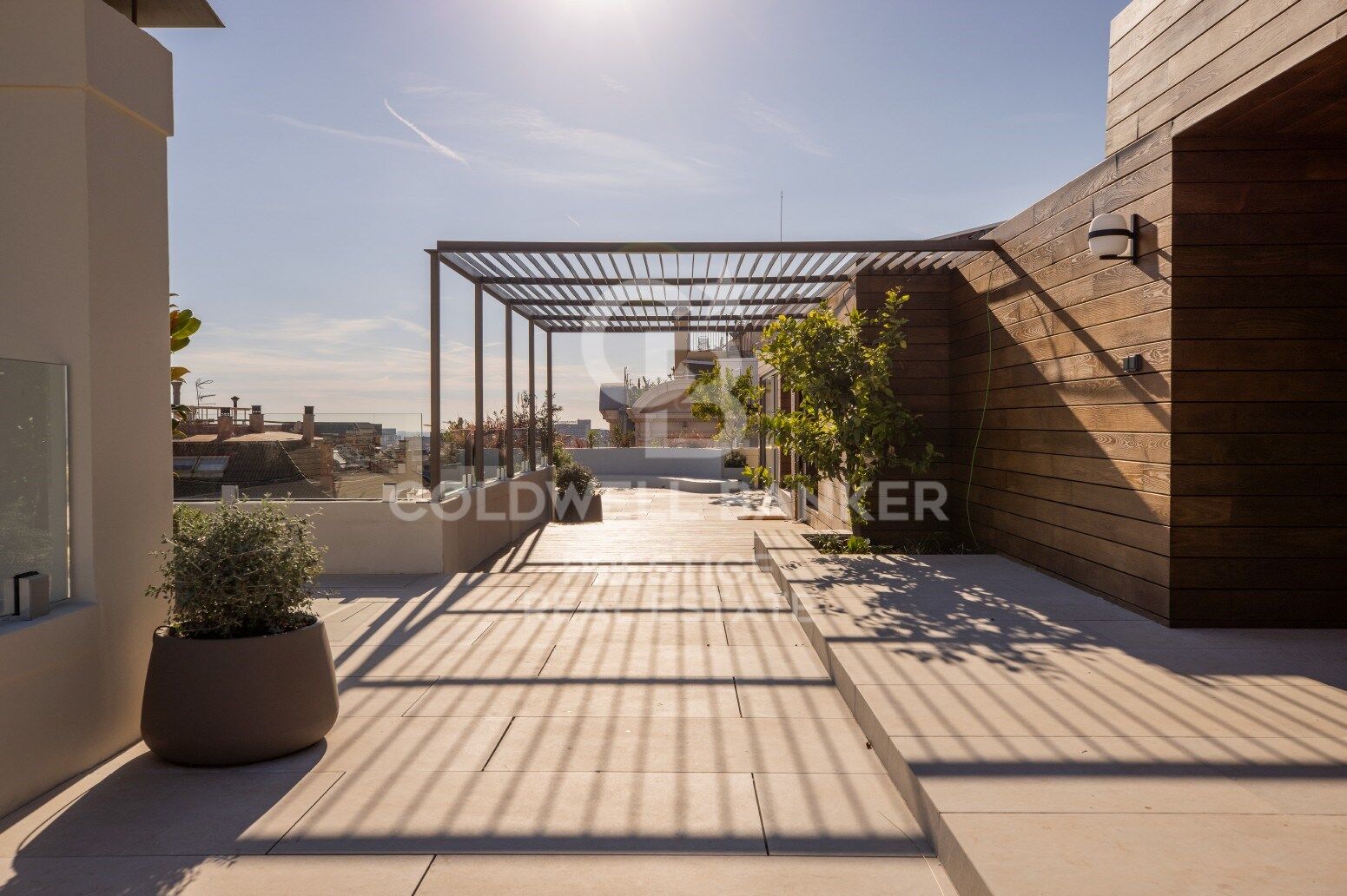 Ático Dúplex de lujo con terrazas privadas y vistas infinitas