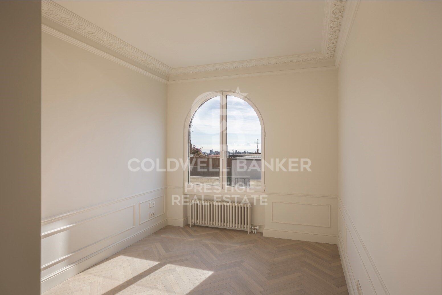 Luxury Duplex Penthouse with private terraces and endless views