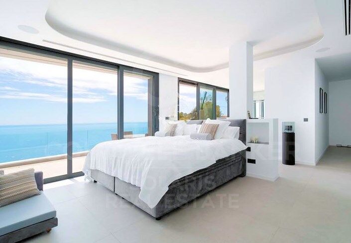 Villa de lujo con increíbles vistas al mar en la cala de Ambolo, Jávea