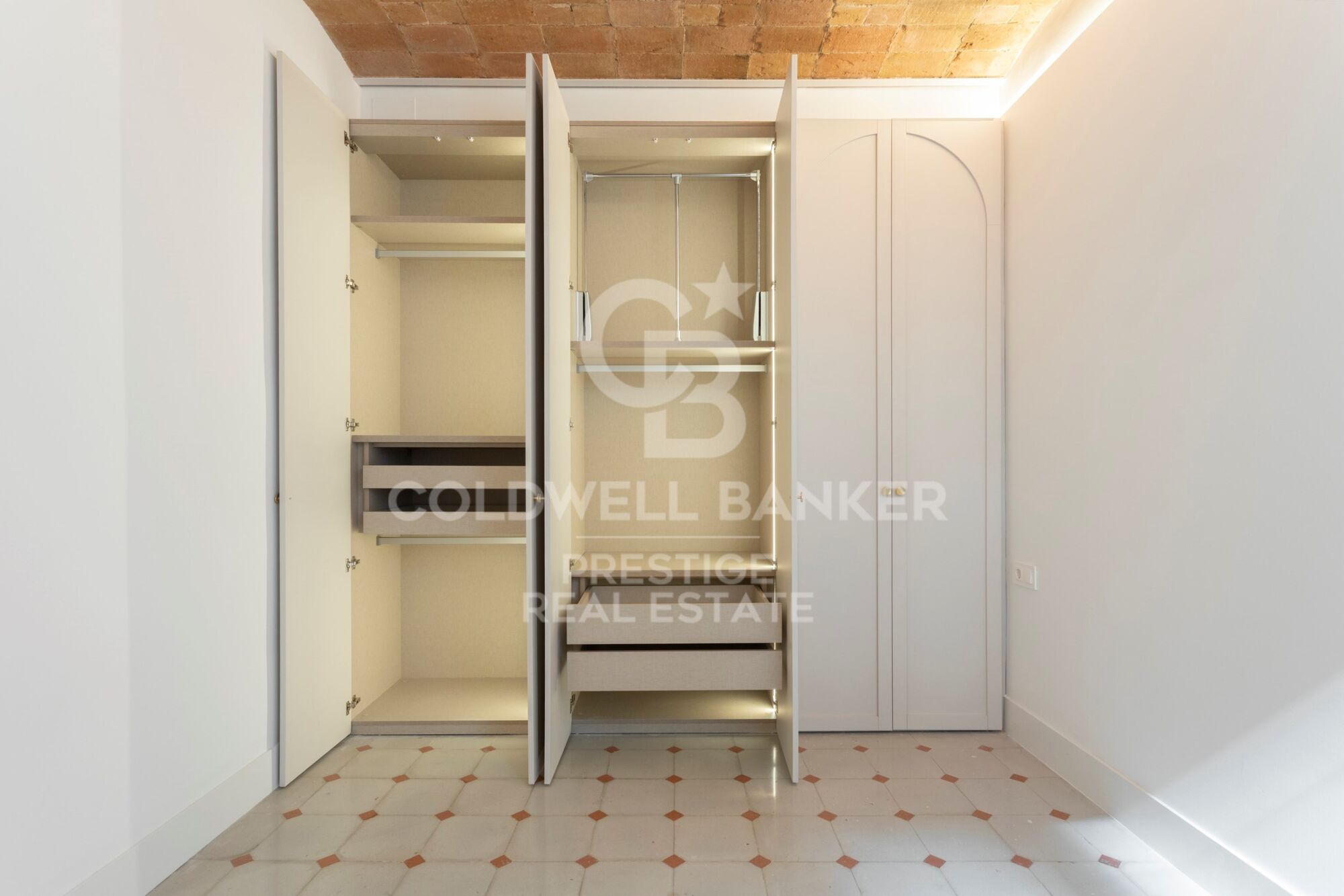 Appartement dans un immeuble moderniste de l'Antiga Esquerra de l'Eixample, Barcelona