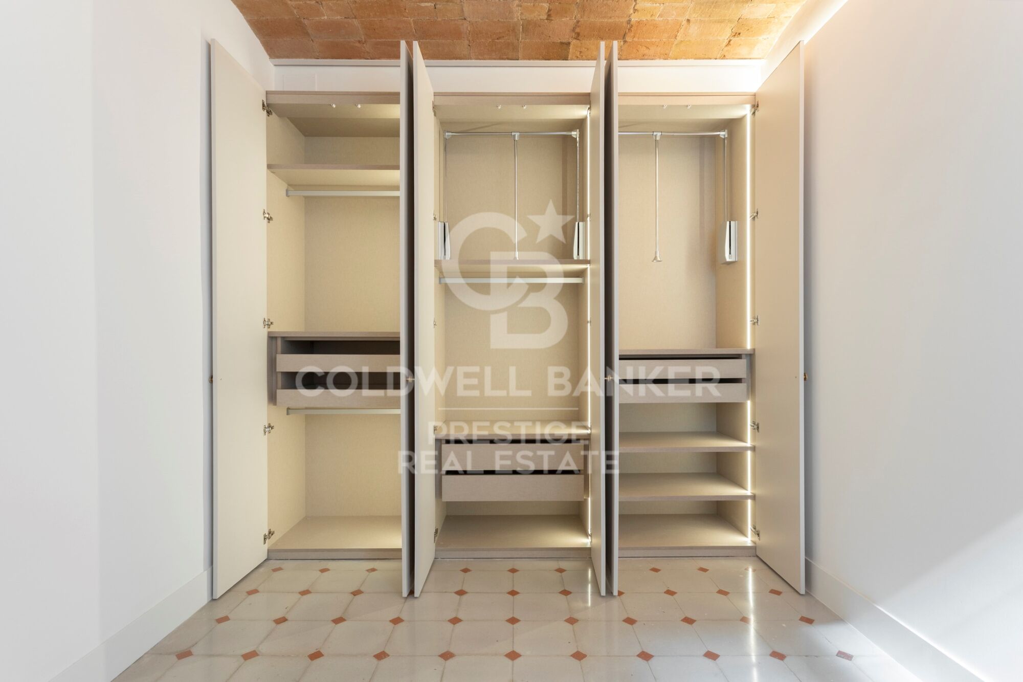 Appartement dans un immeuble moderniste de l'Antiga Esquerra de l'Eixample, Barcelona