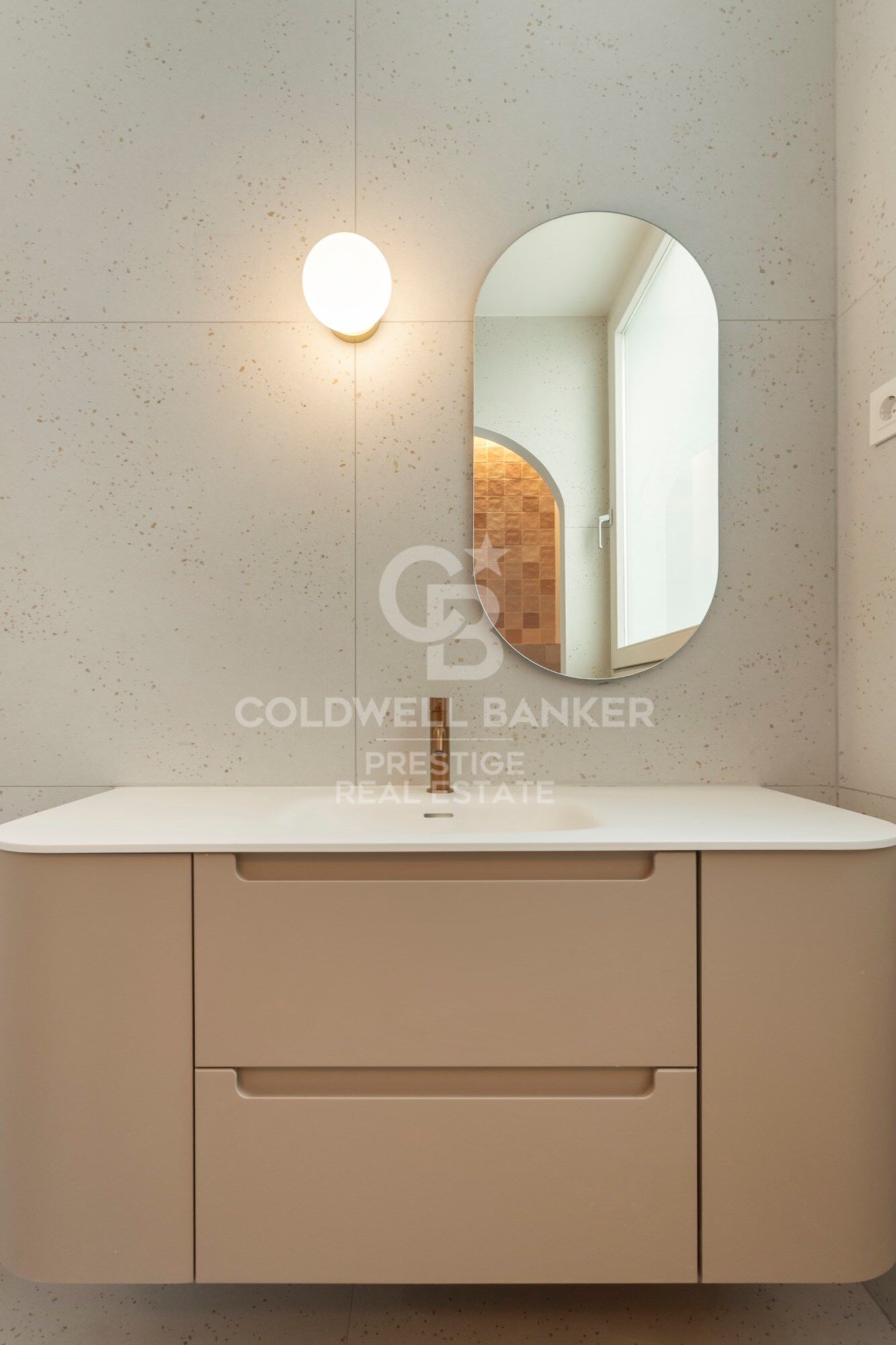 Flat in a modernist building in l'Antiga Esquerra de l'Eixample, Barcelona