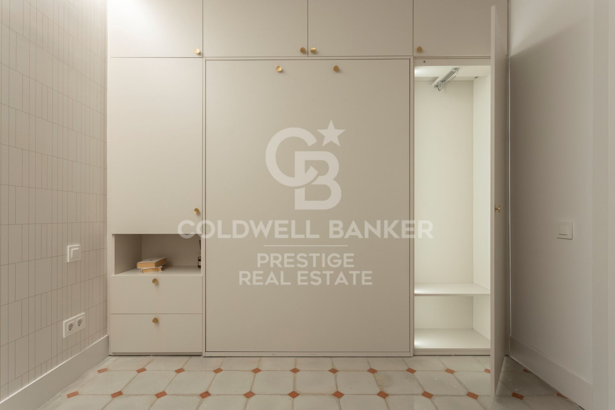 Flat in a modernist building in l'Antiga Esquerra de l'Eixample, Barcelona