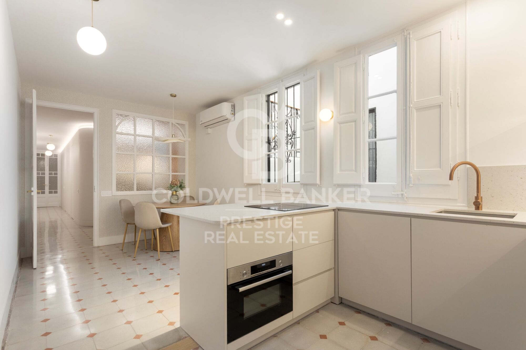 Appartement dans un immeuble moderniste de l'Antiga Esquerra de l'Eixample, Barcelona