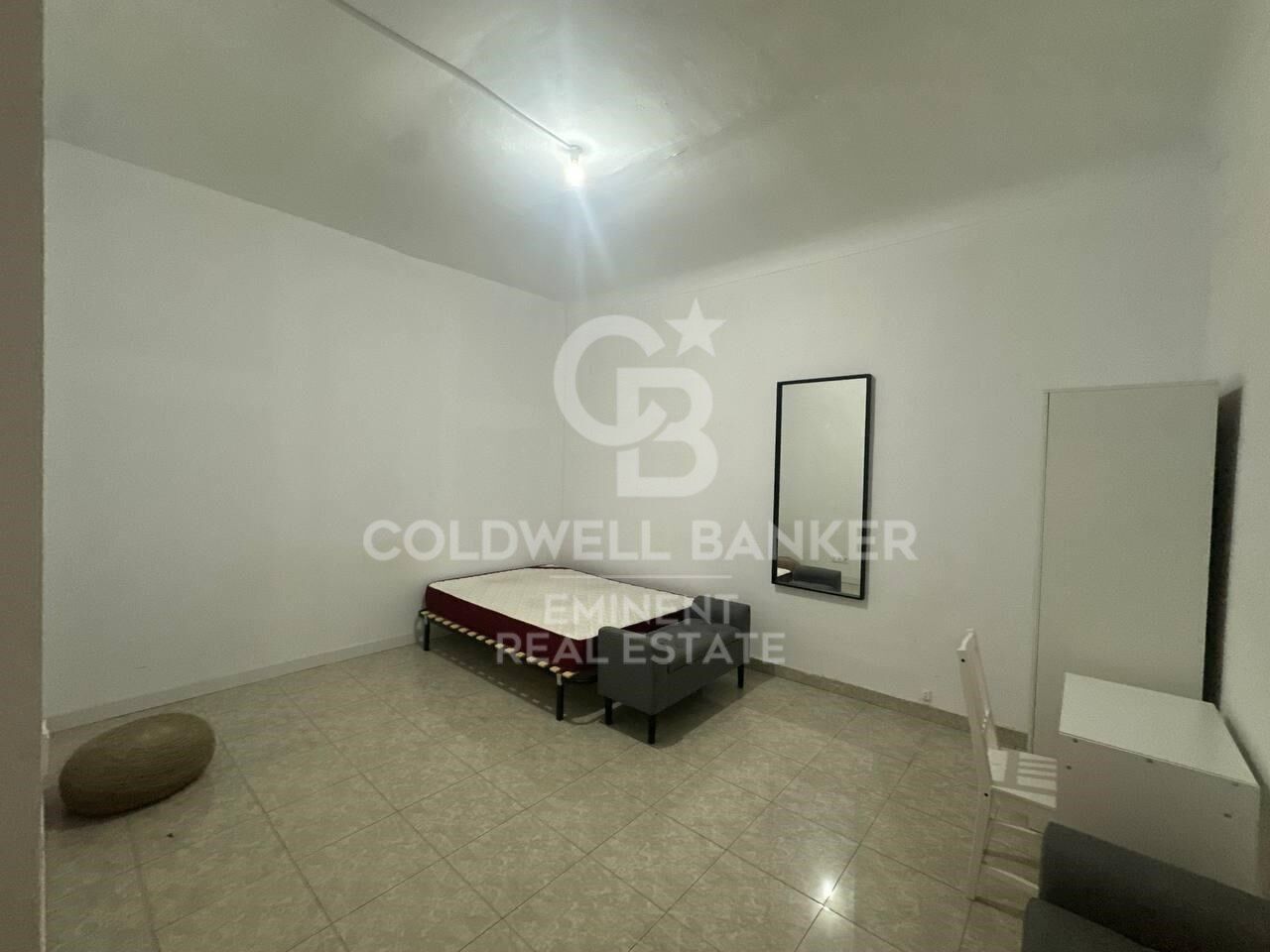 Geräumige renovierungsbedürftige Wohnung zum Verkauf in Ciutat Vella - 154 m² mit großem Potenzial