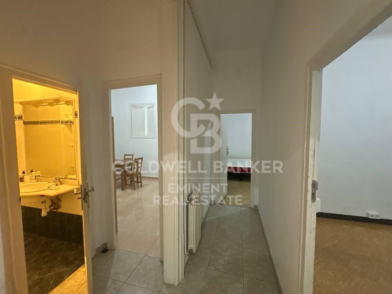 Geräumige renovierungsbedürftige Wohnung zum Verkauf in Ciutat Vella - 154 m² mit großem Potenzial