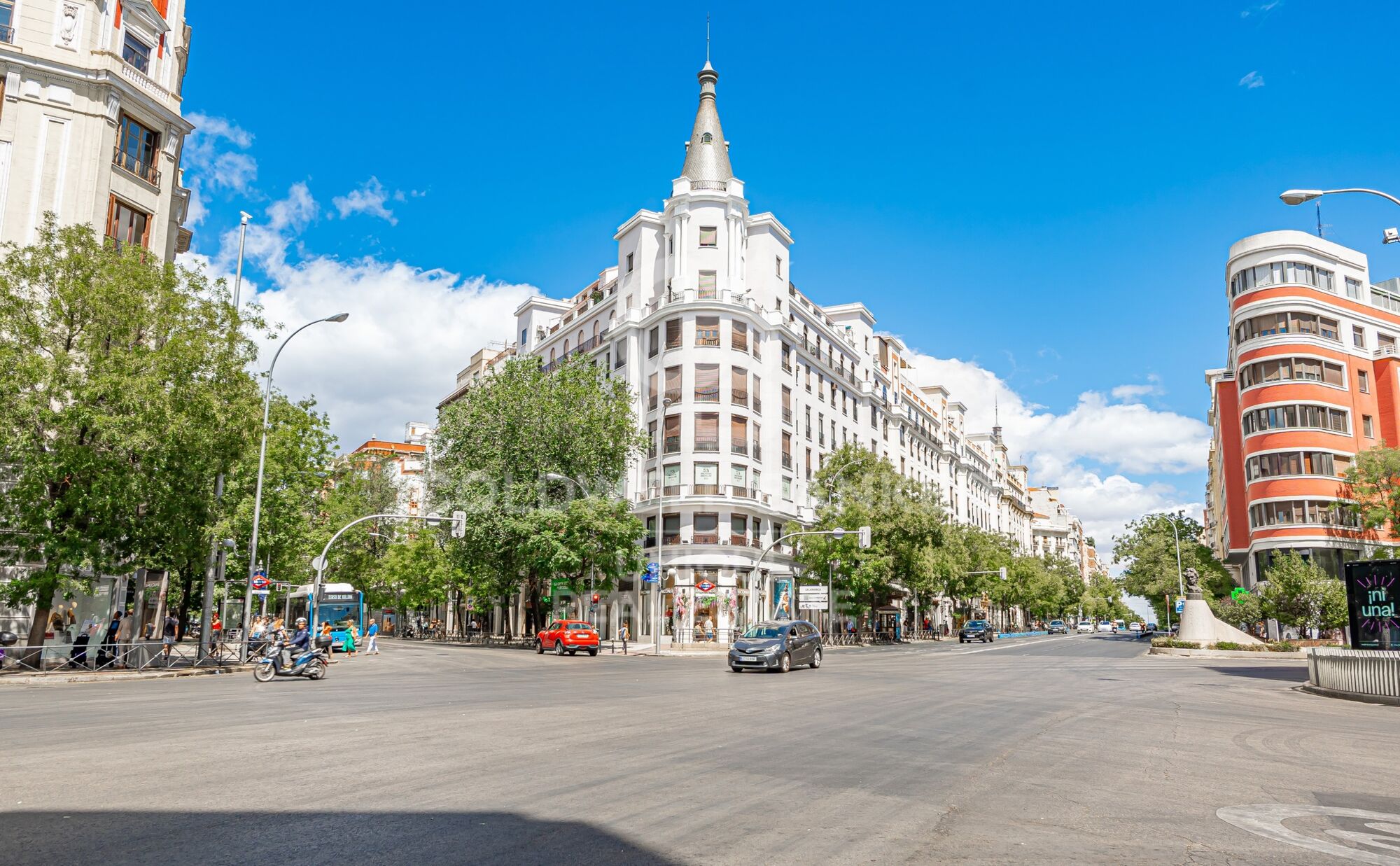 Piso exterior a reformar con 11 balcones en Goya, Madrid