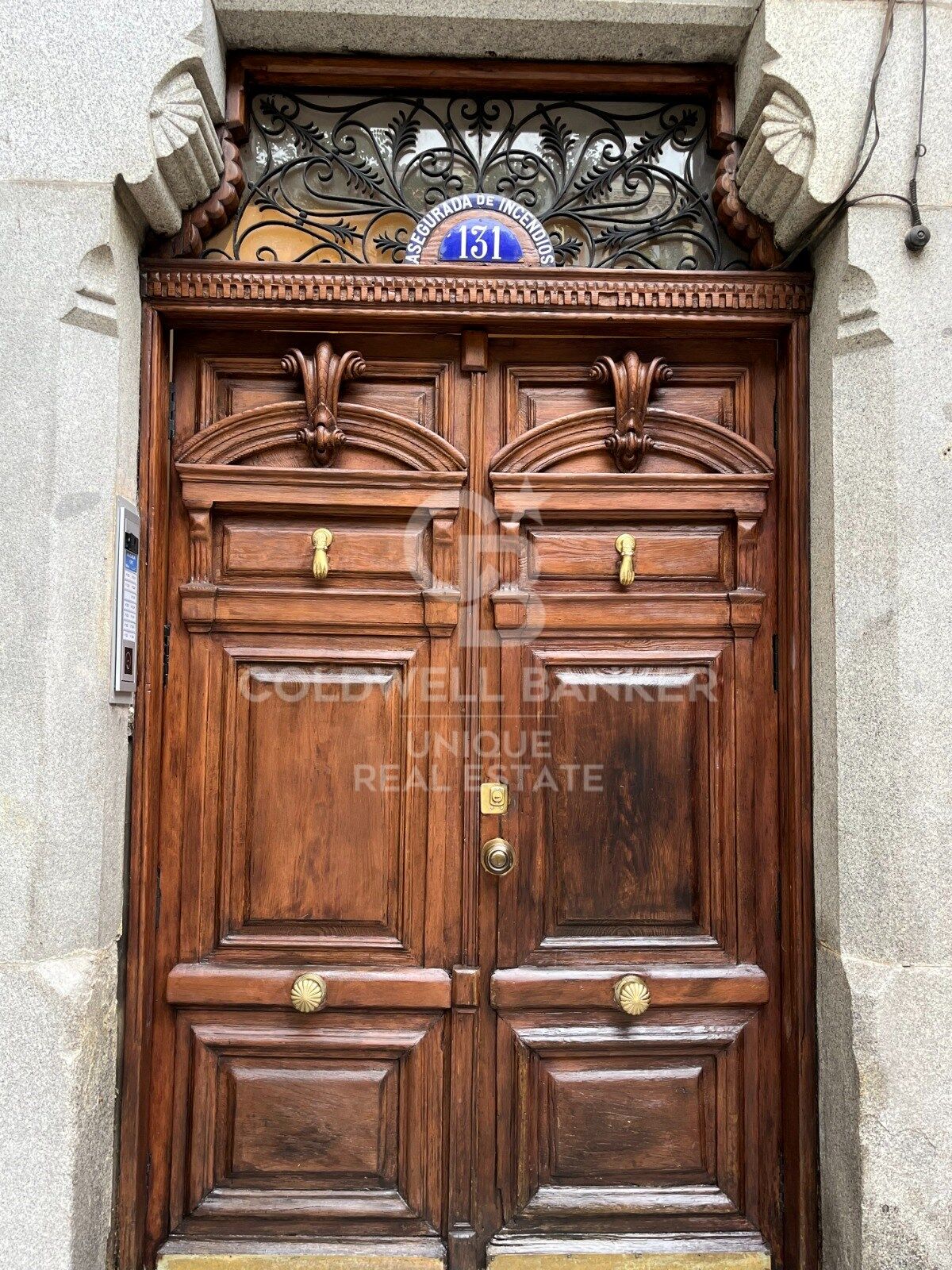 Piso exterior de 3 dormitorios con 11 balcones en Goya, Madrid
